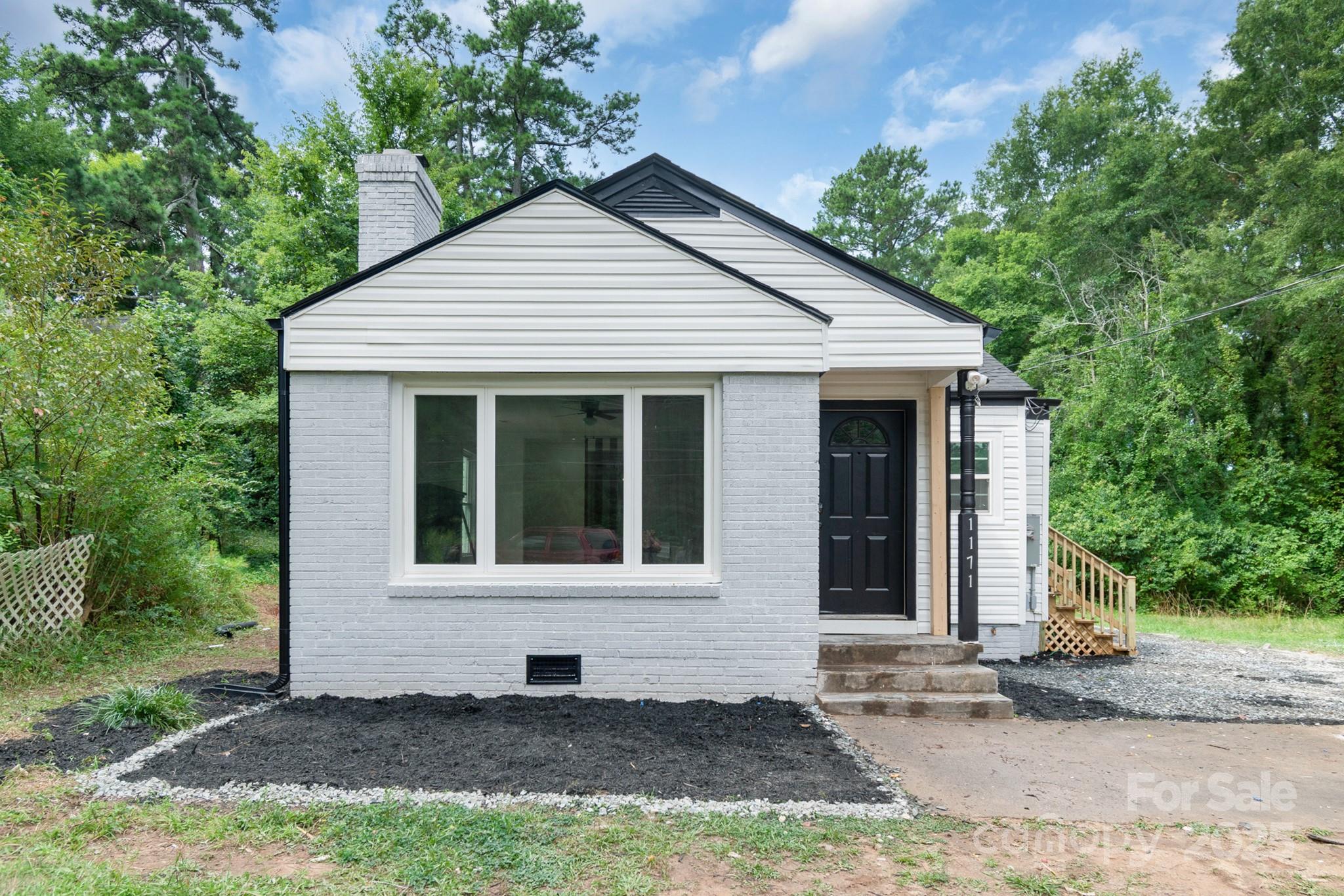 1171 Salisbury Street Property Photo 1