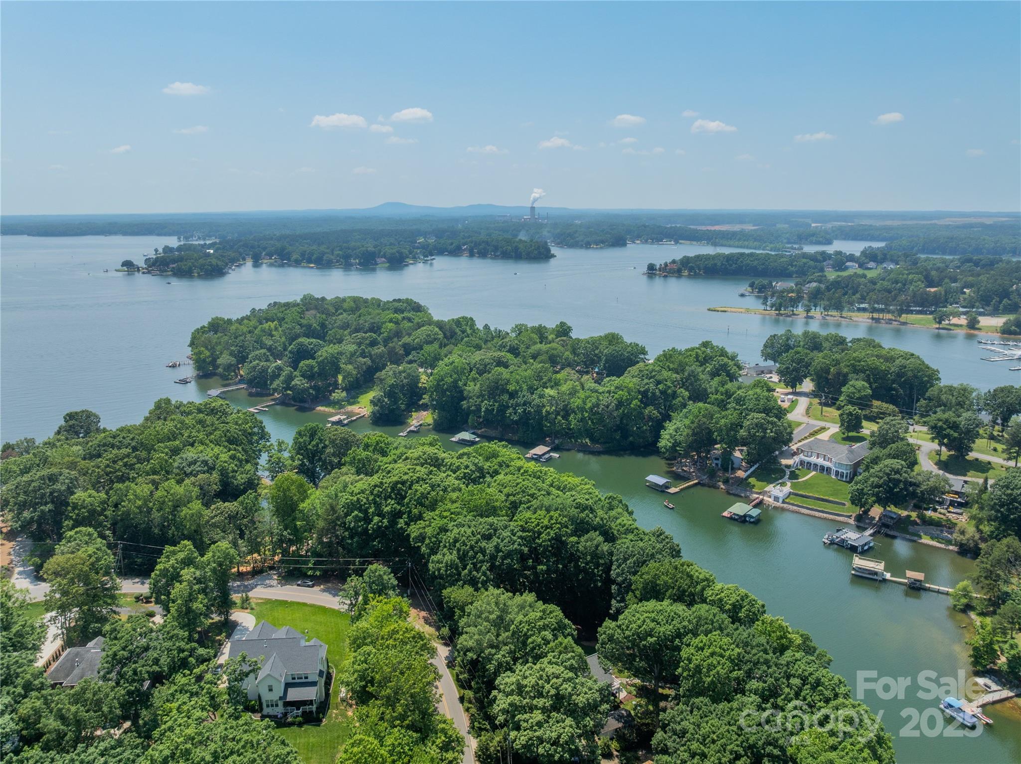 200 Greenbay Road Property Photo 4