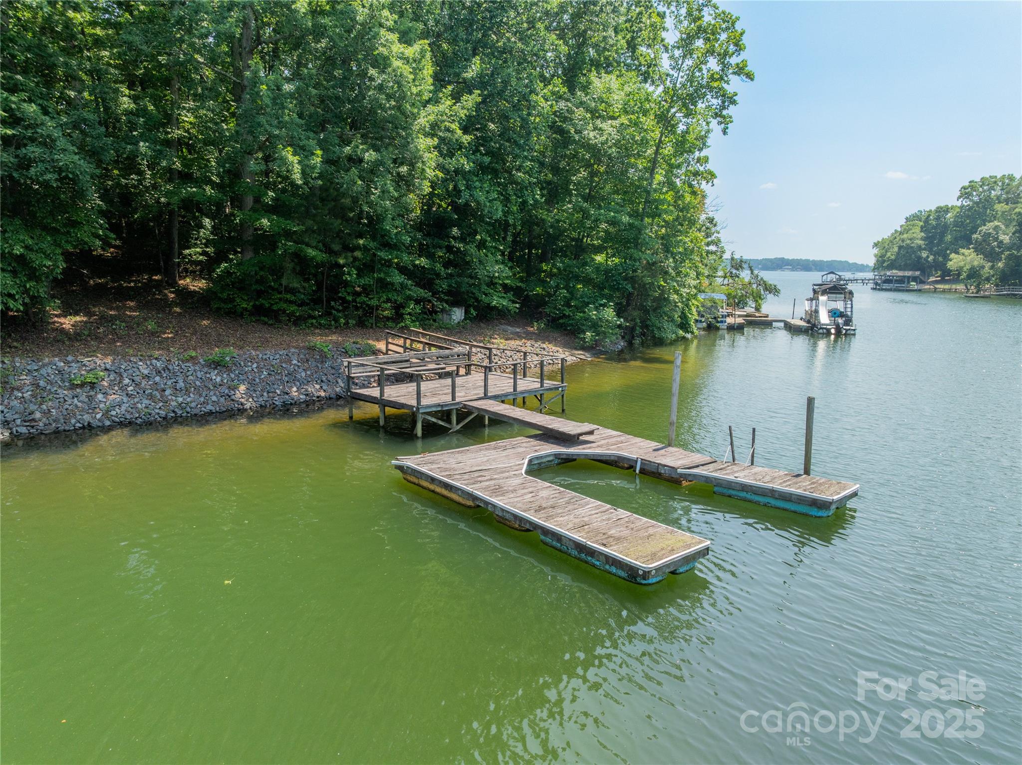 200 Greenbay Road Property Photo 7