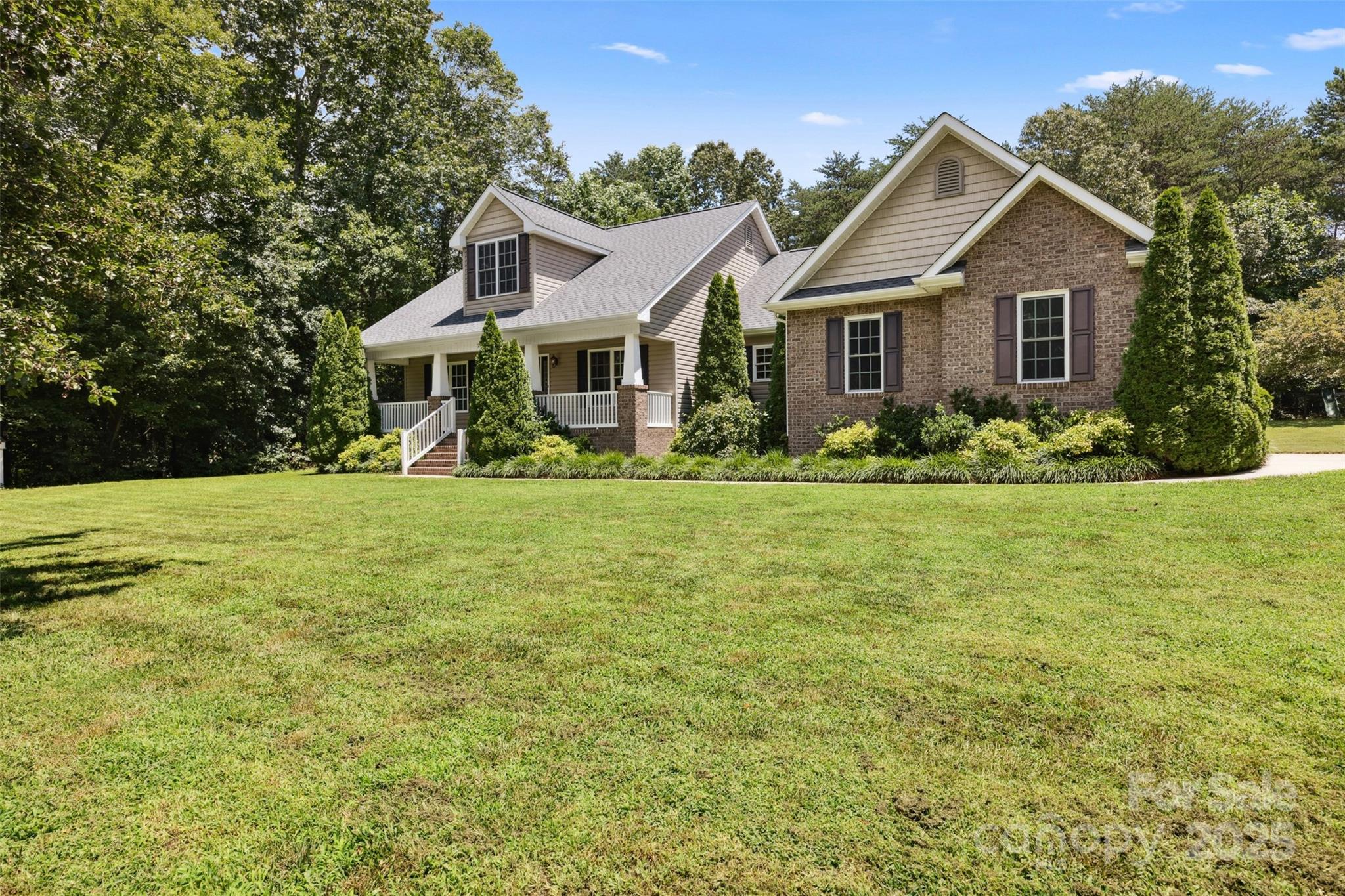 288 Grapevine Circle Property Photo 1