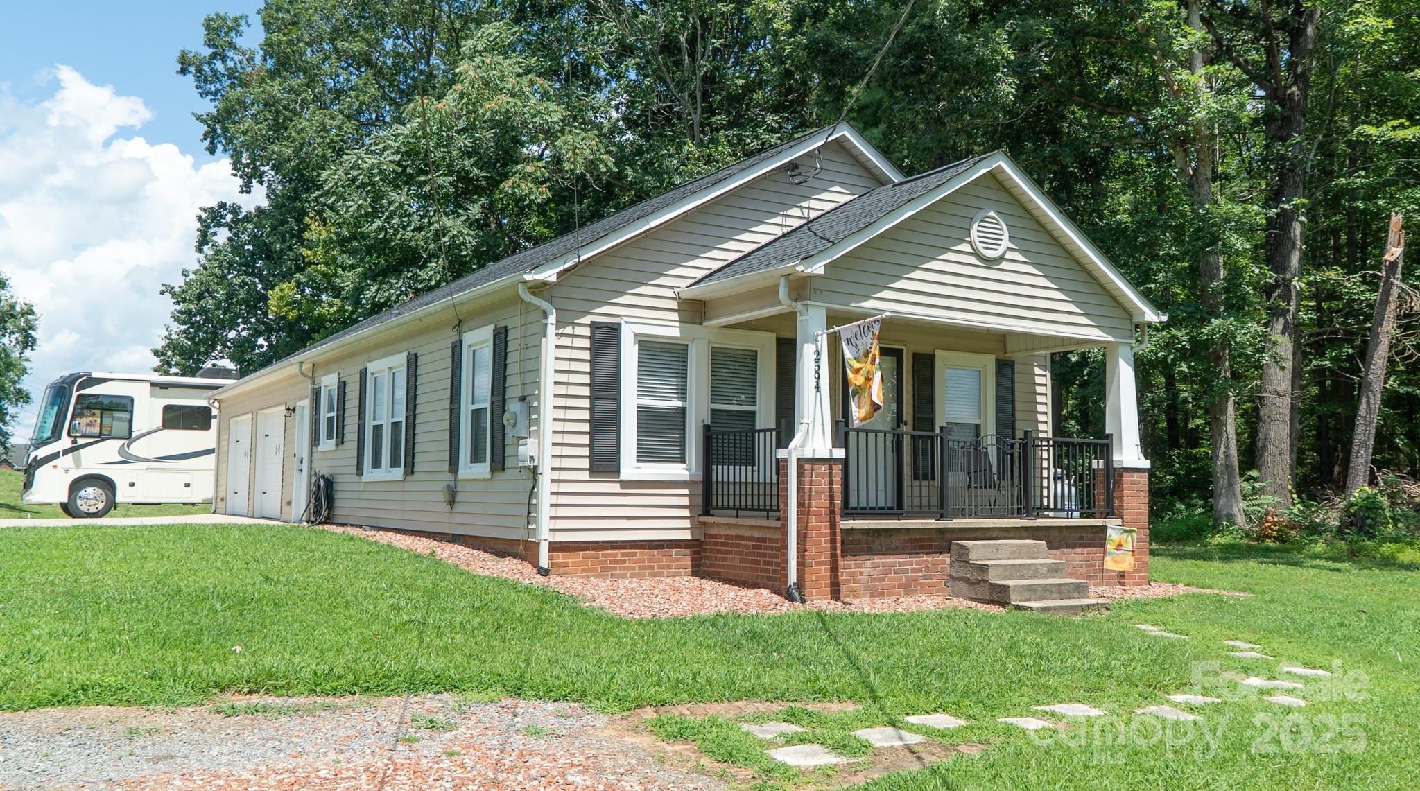2594 Timberwood Drive Property Photo 1