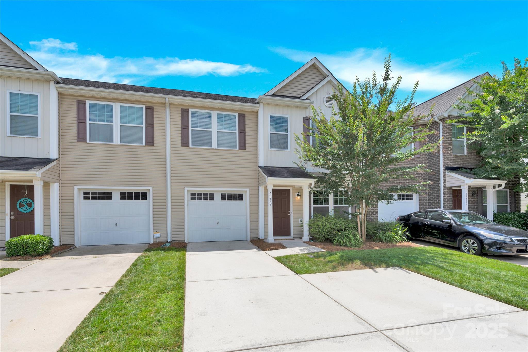 2022 Oxford Heights Property Photo 1