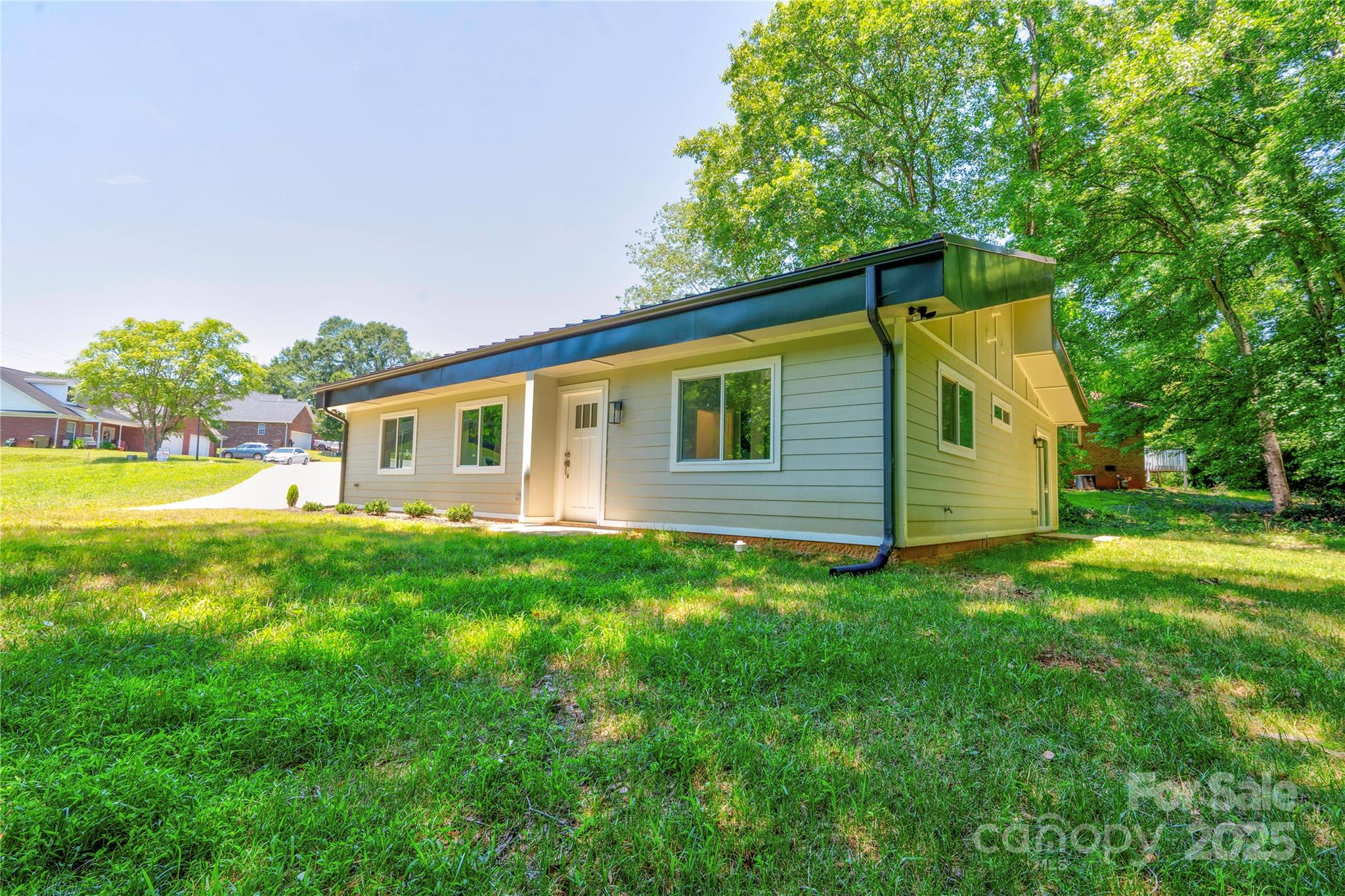 900 Linney Lane Property Photo 3