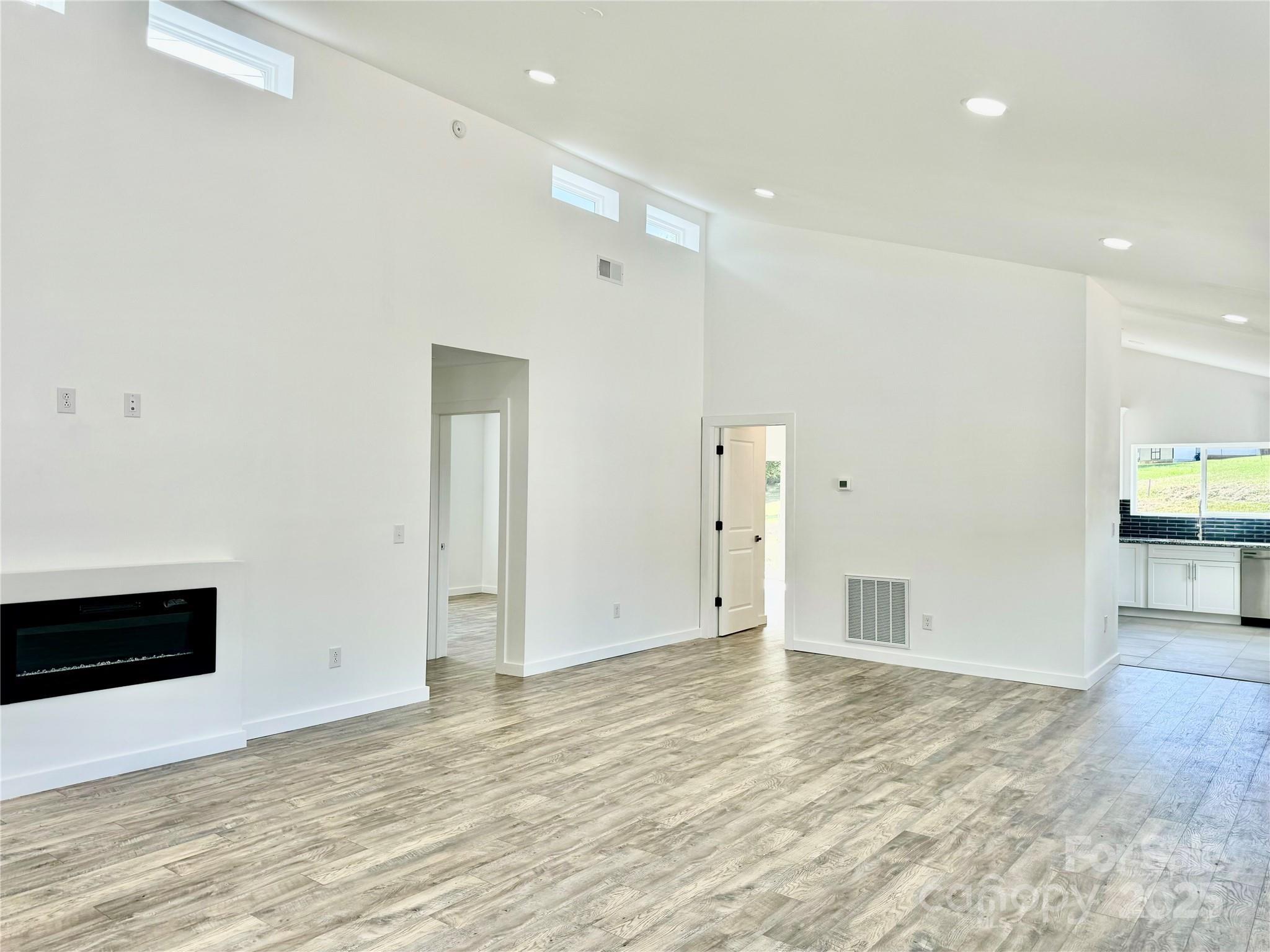 900 Linney Lane Property Photo 9
