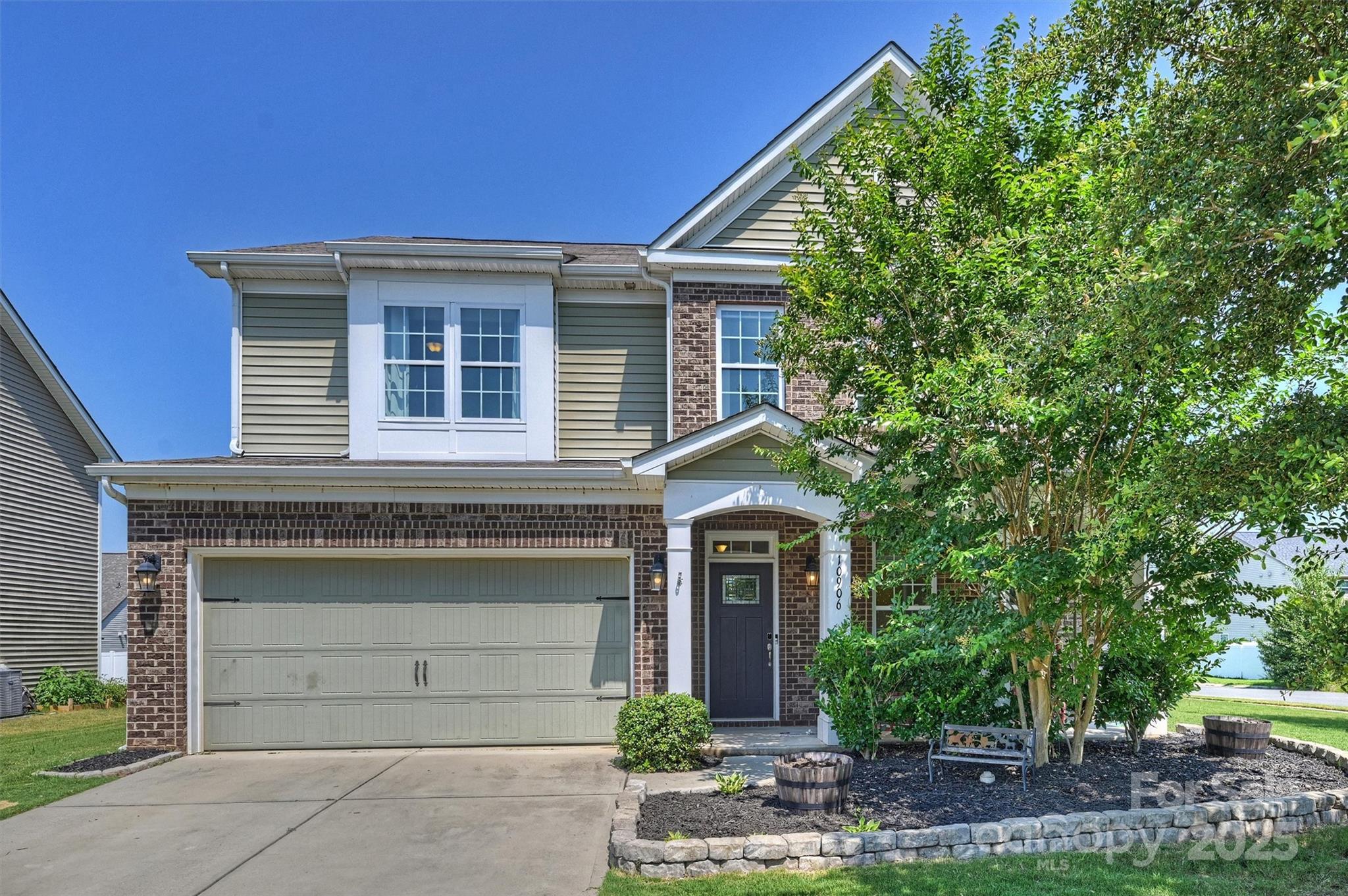 10906 Angler Court Property Photo 1