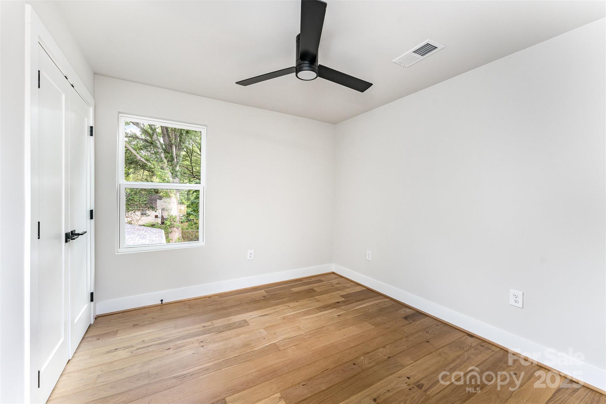 3049 Reid Avenue Property Photo 20