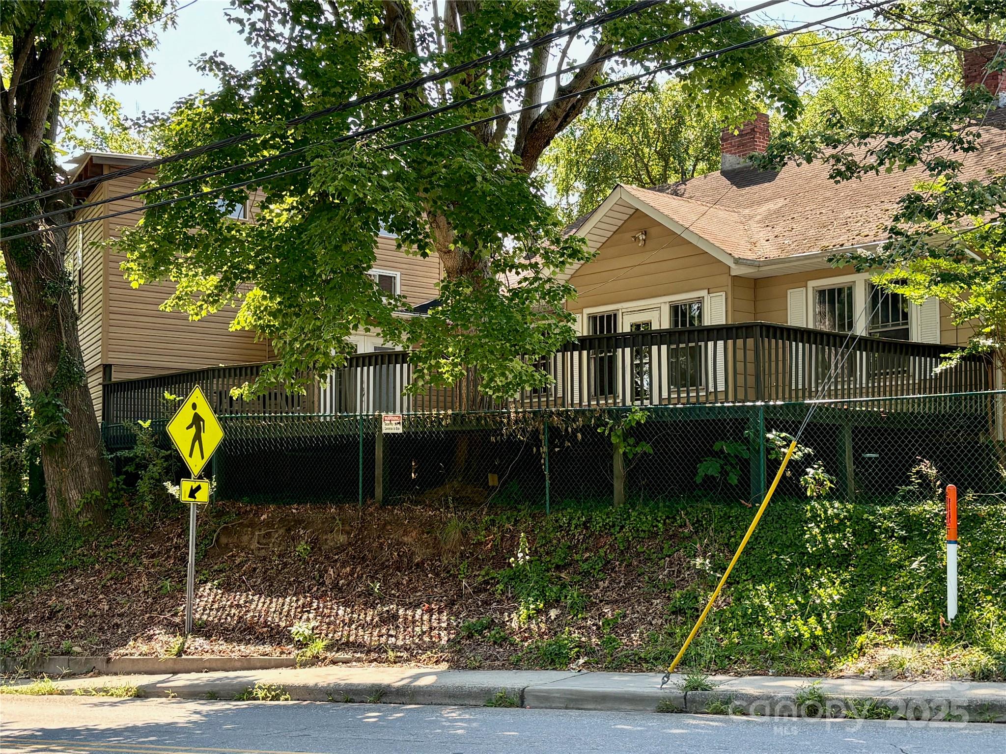 40 Brownwood Avenue Property Photo