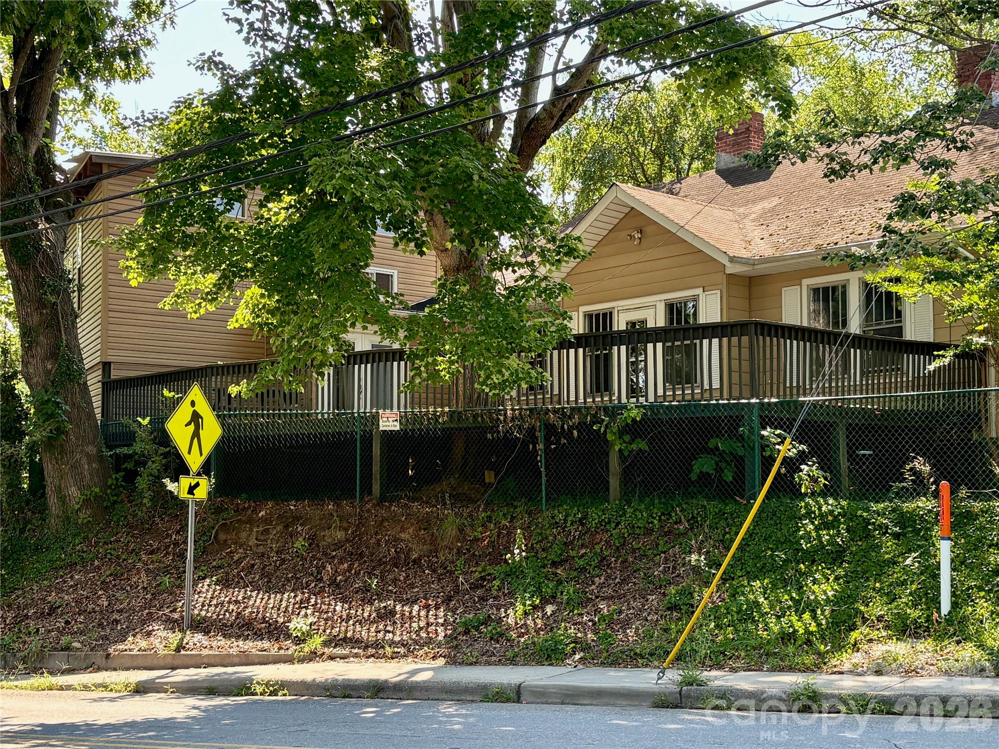 40 Brownwood Avenue Property Photo 2