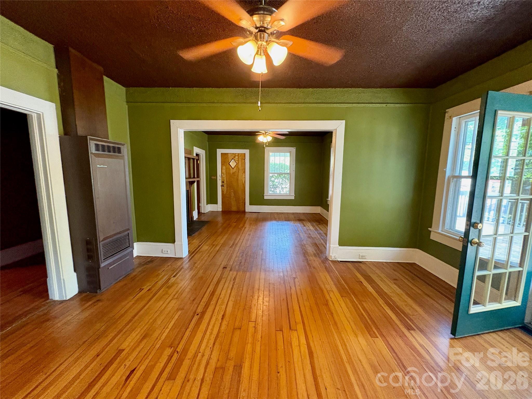 40 Brownwood Avenue Property Photo 4