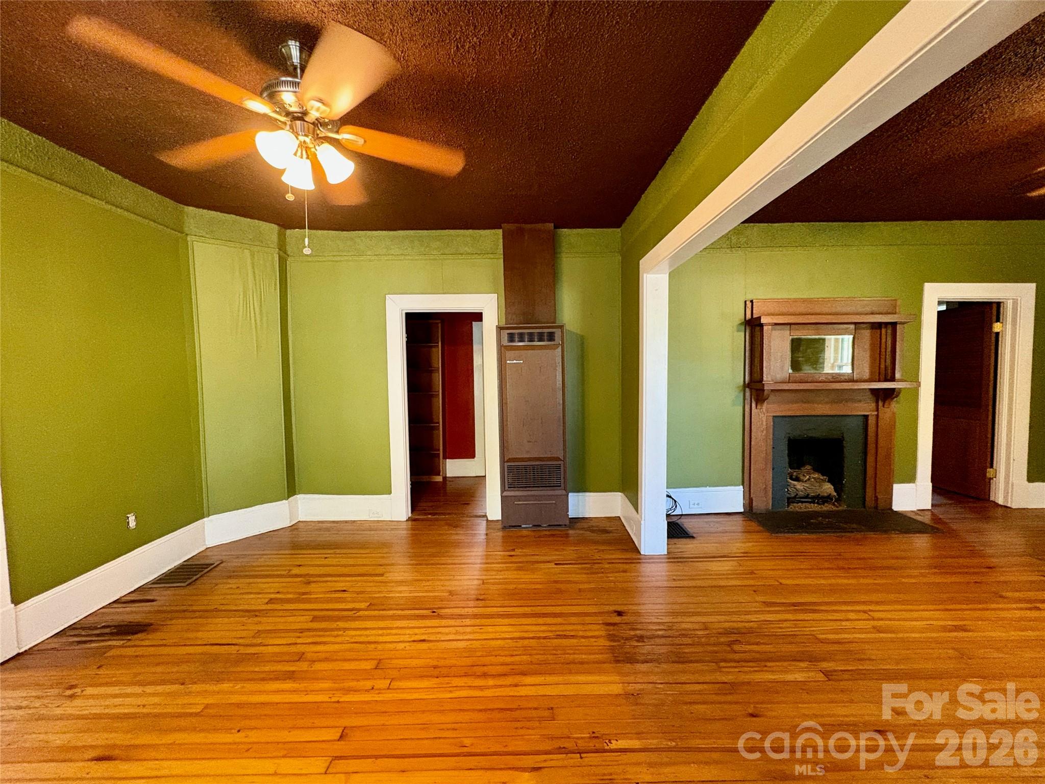 40 Brownwood Avenue Property Photo 5