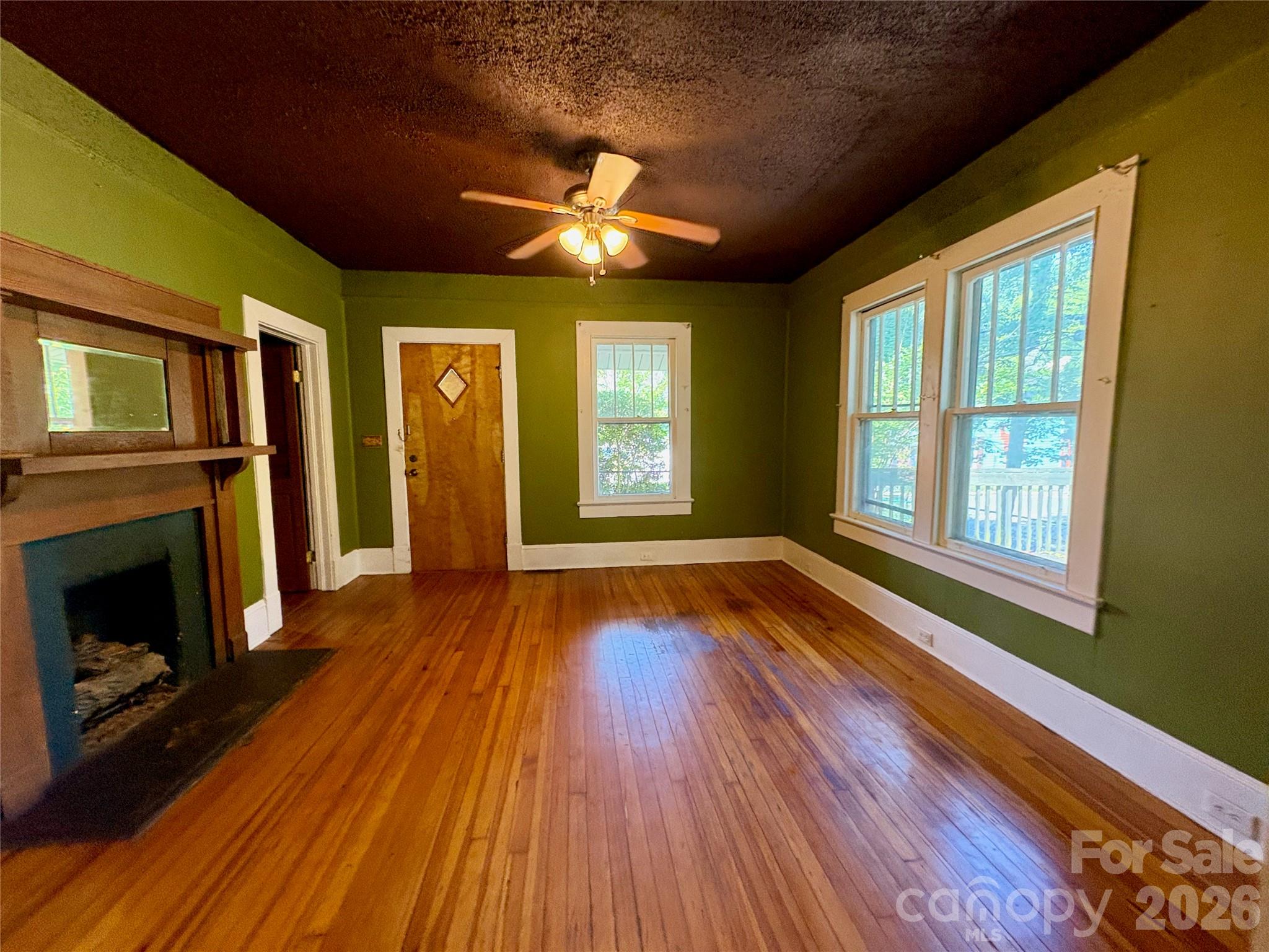 40 Brownwood Avenue Property Photo 6