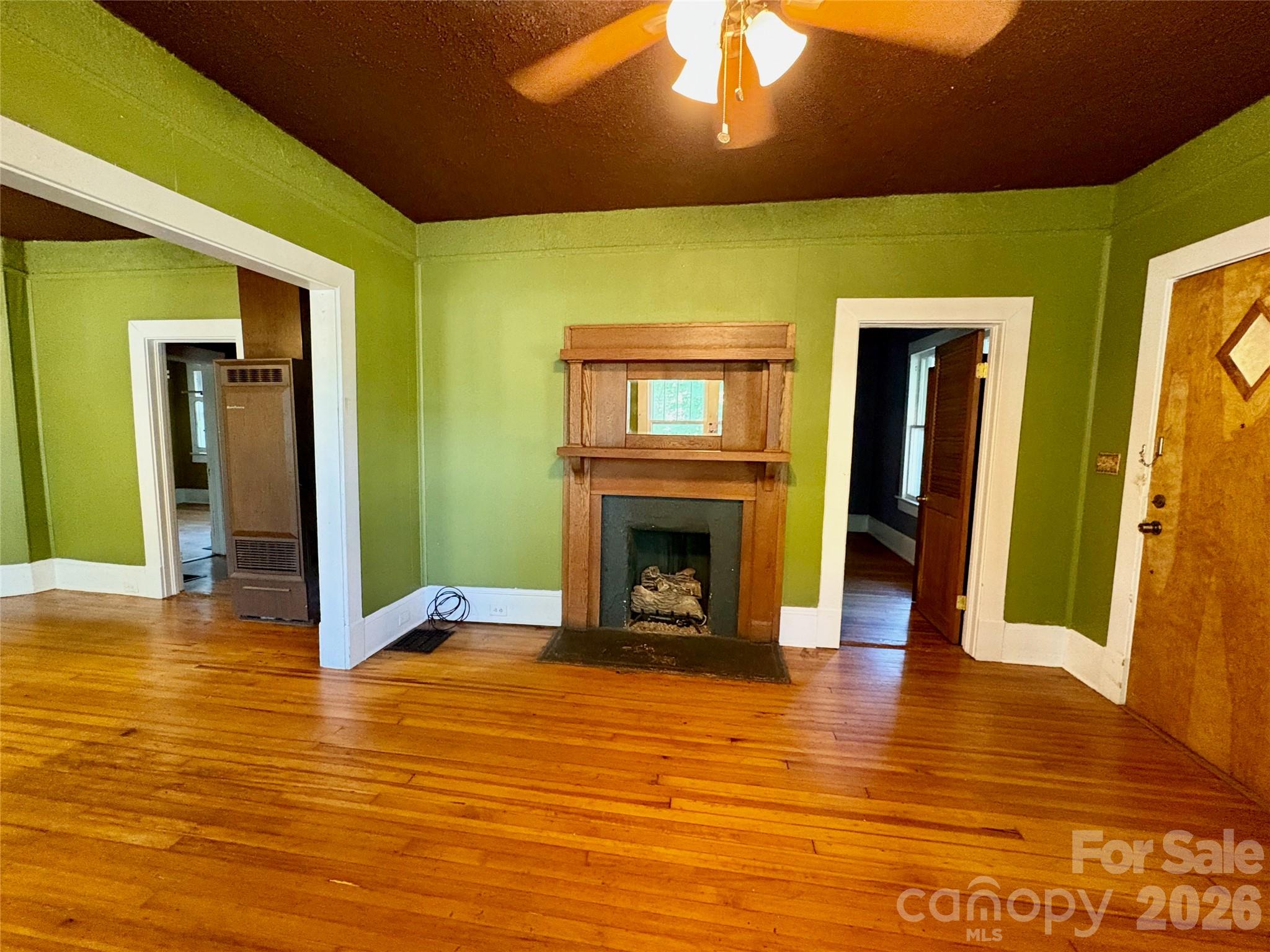 40 Brownwood Avenue Property Photo 7