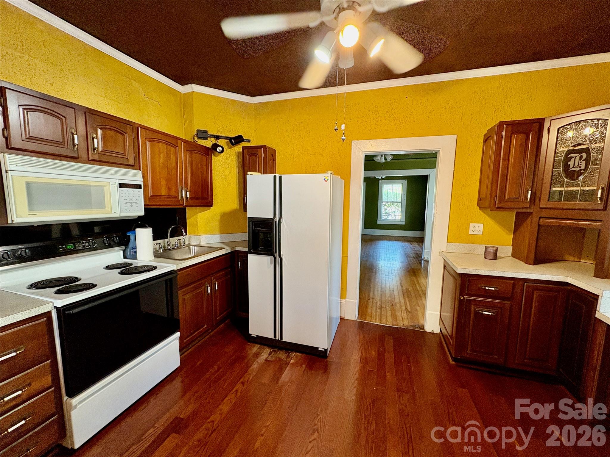 40 Brownwood Avenue Property Photo 9