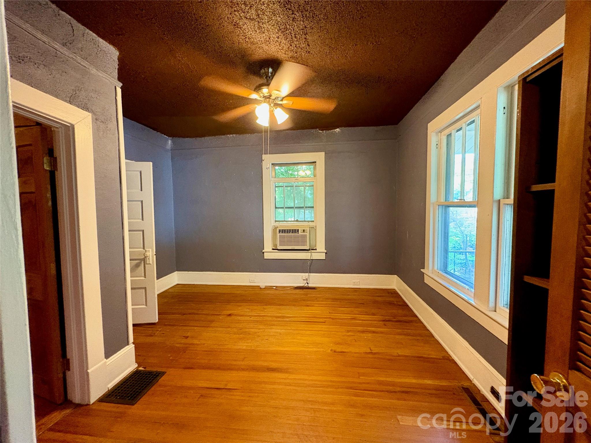 40 Brownwood Avenue Property Photo 14