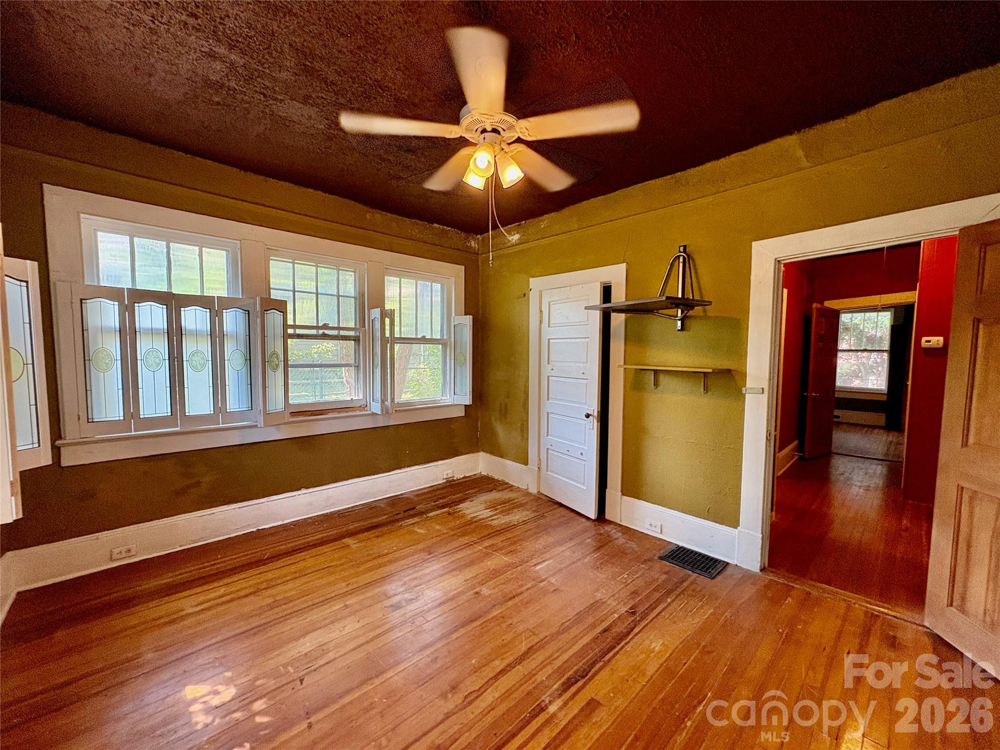40 Brownwood Avenue Property Photo 16