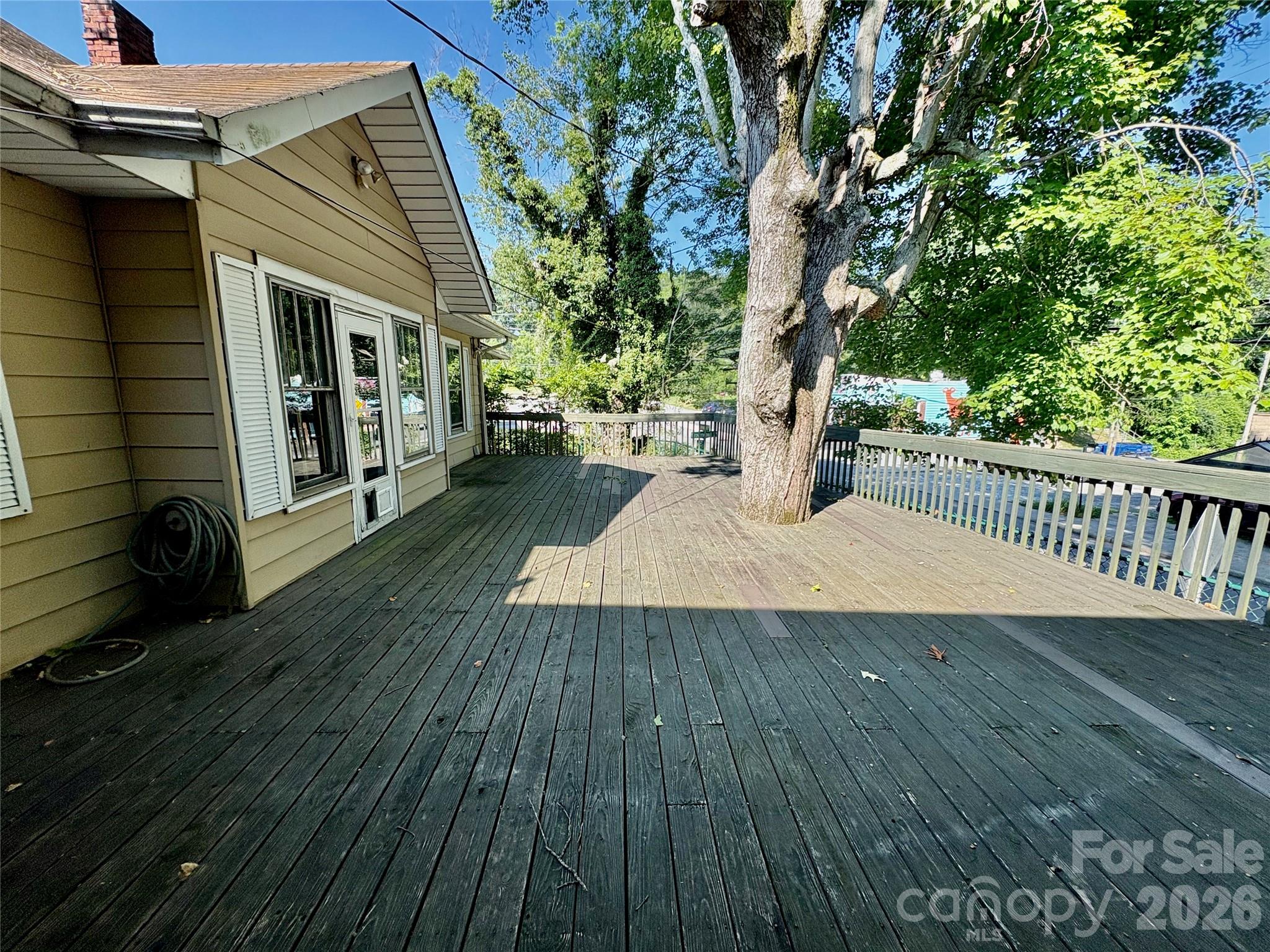 40 Brownwood Avenue Property Photo 20