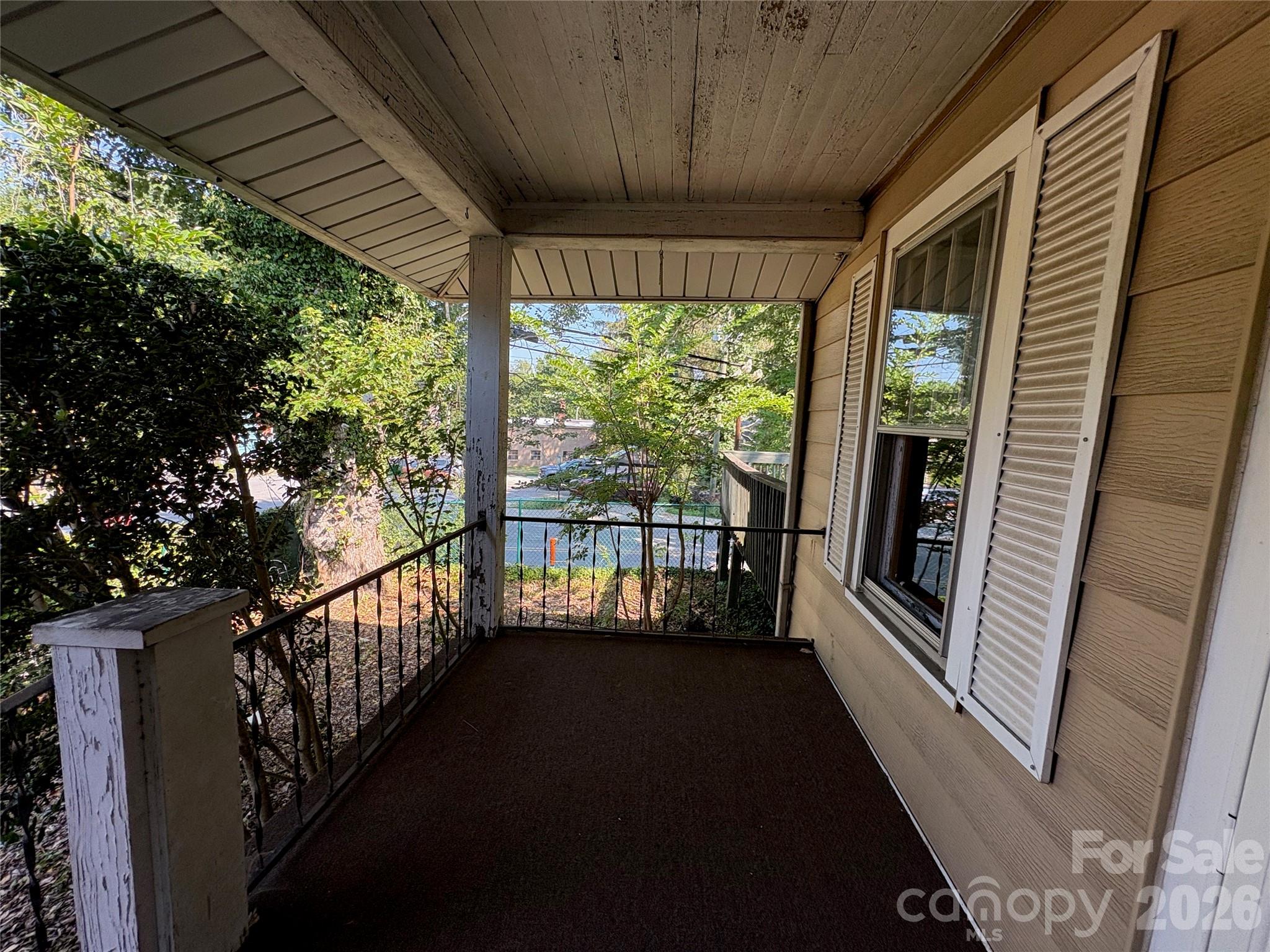 40 Brownwood Avenue Property Photo 23