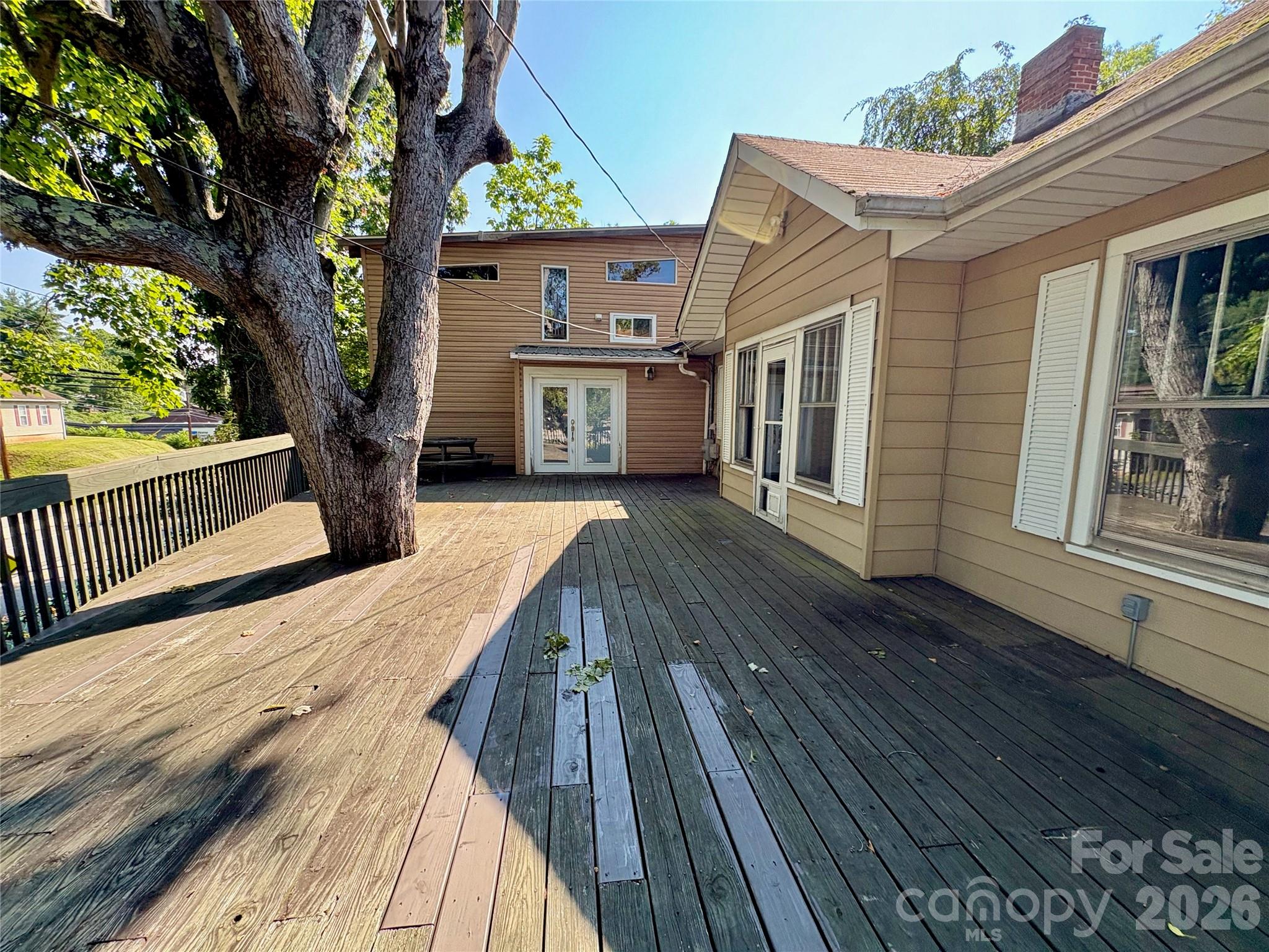 40 Brownwood Avenue Property Photo 25