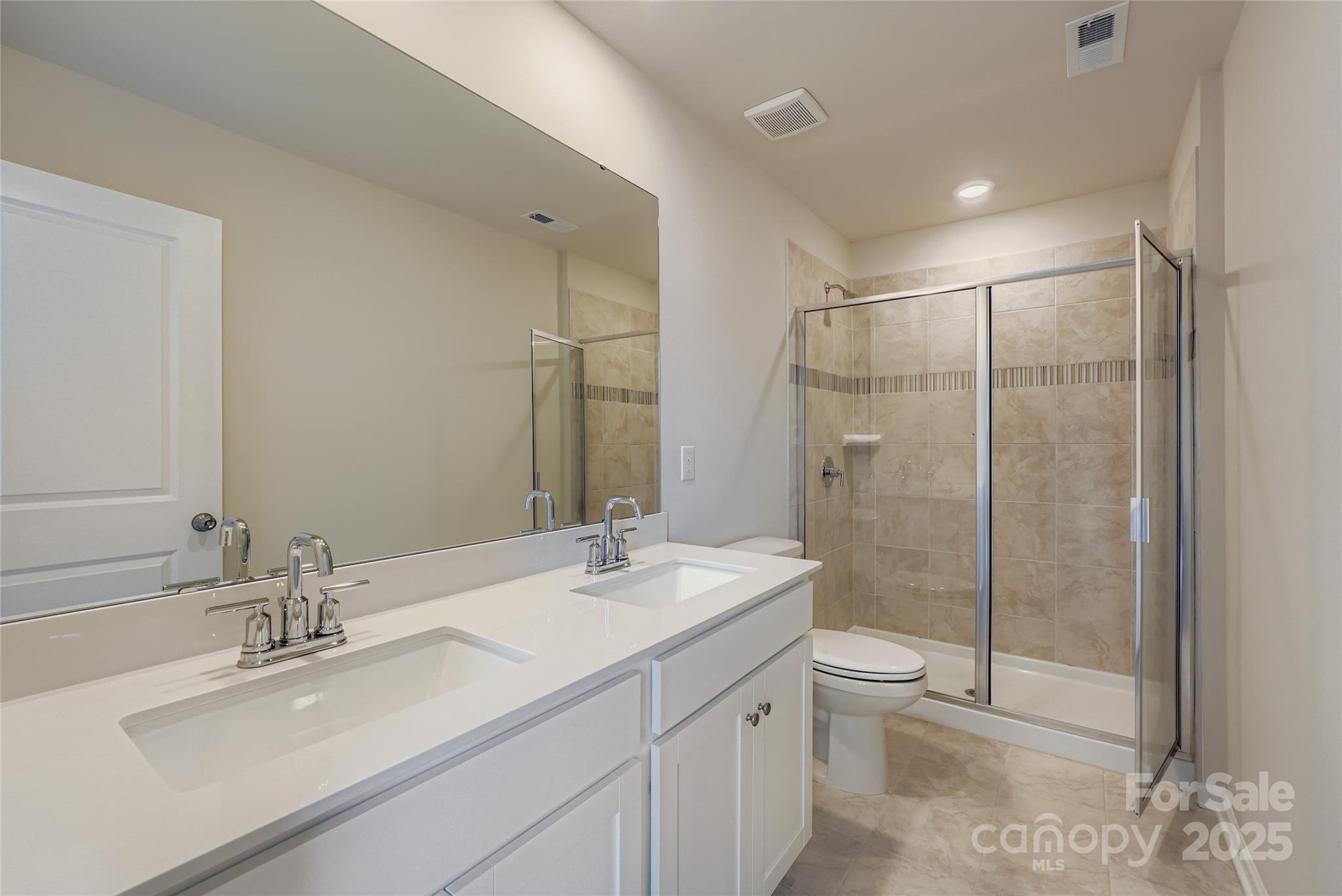 6391 Fairfax Court Property Photo 8