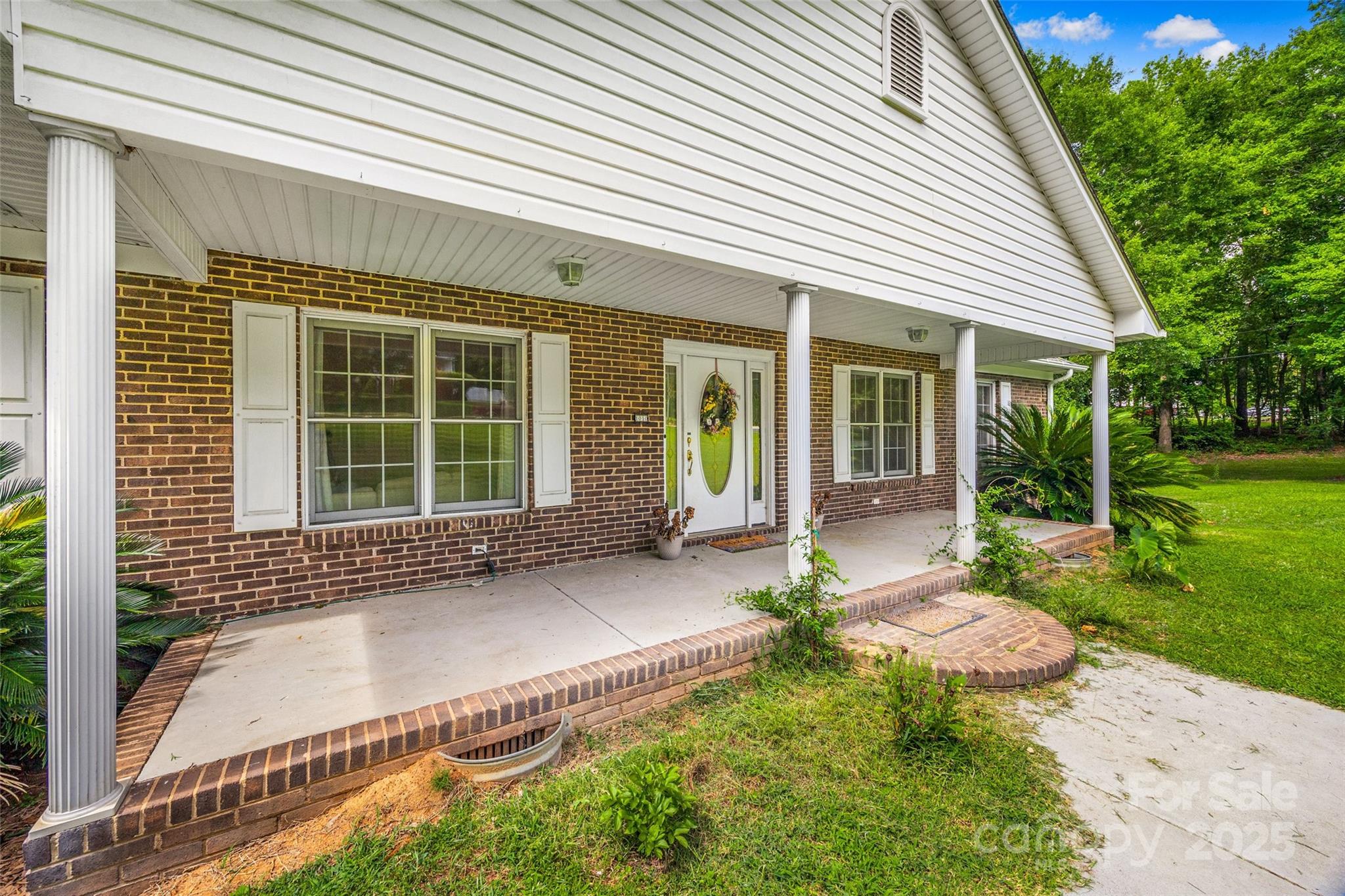 1010 Rainbow Circle Property Photo 2