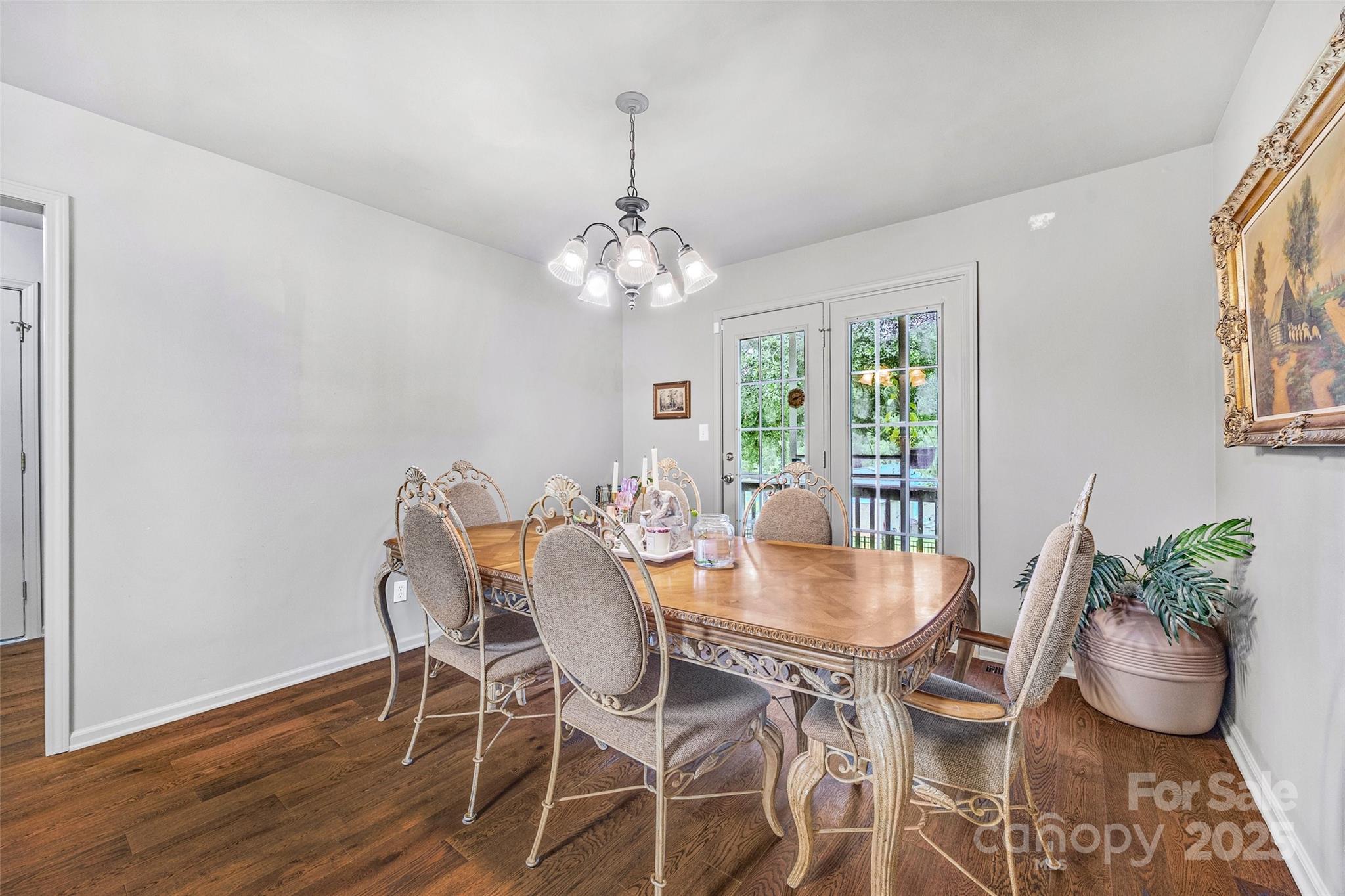 1010 Rainbow Circle Property Photo 11