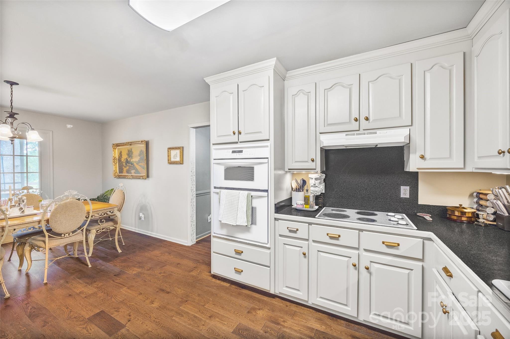 1010 Rainbow Circle Property Photo 14