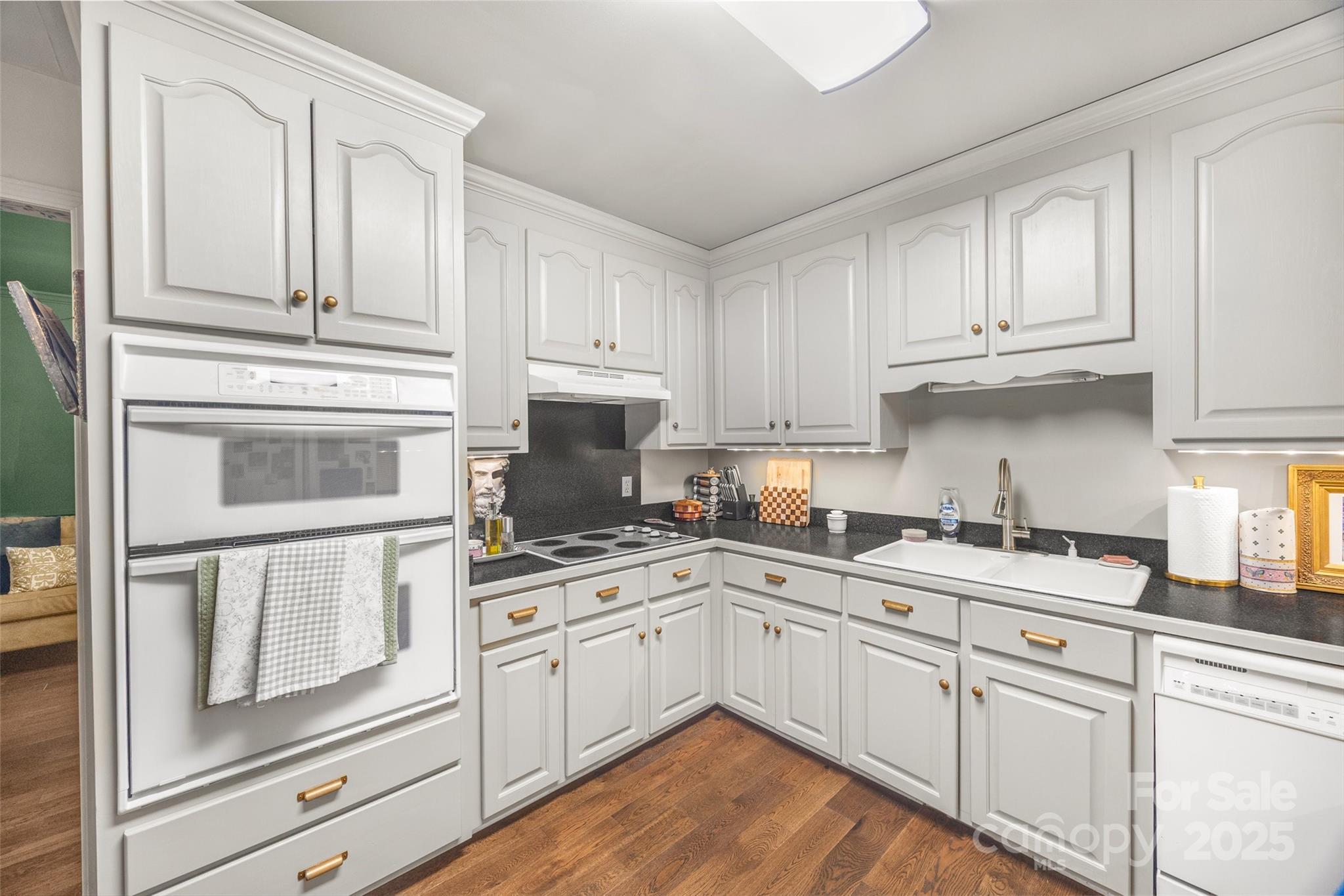 1010 Rainbow Circle Property Photo 16