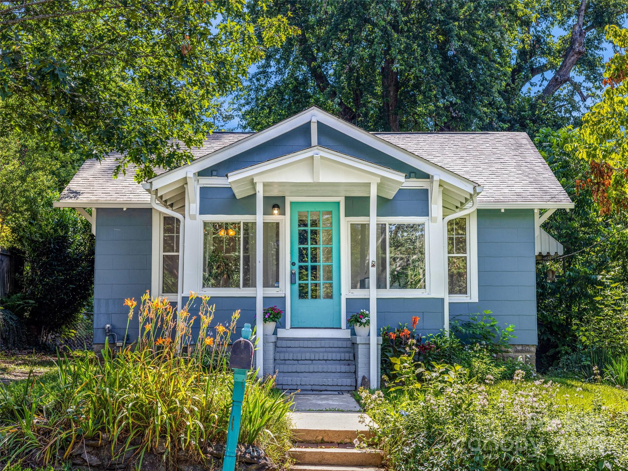 11 Craig Circle Property Photo 1