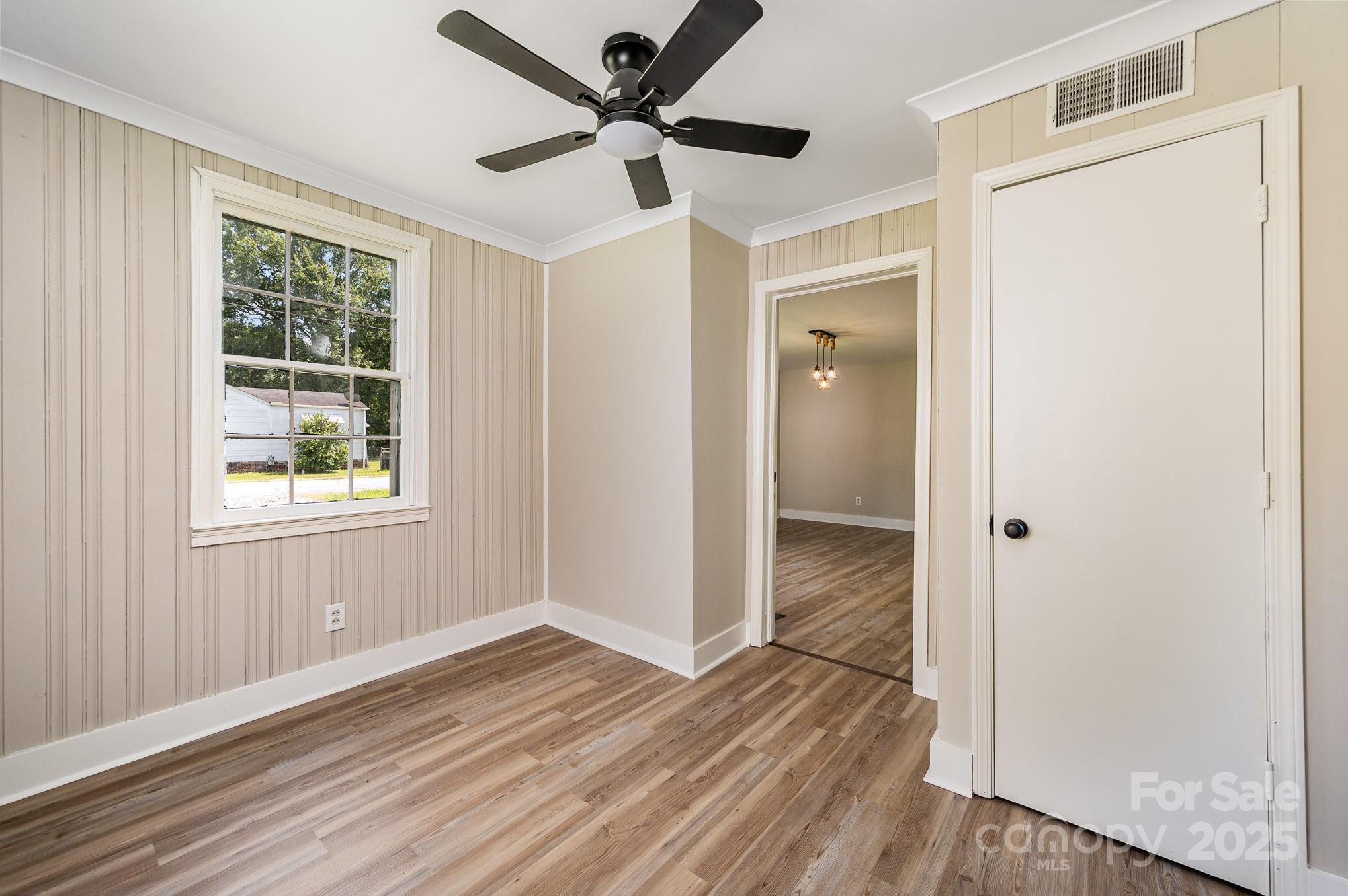 191 W Elliott Street Property Photo 13