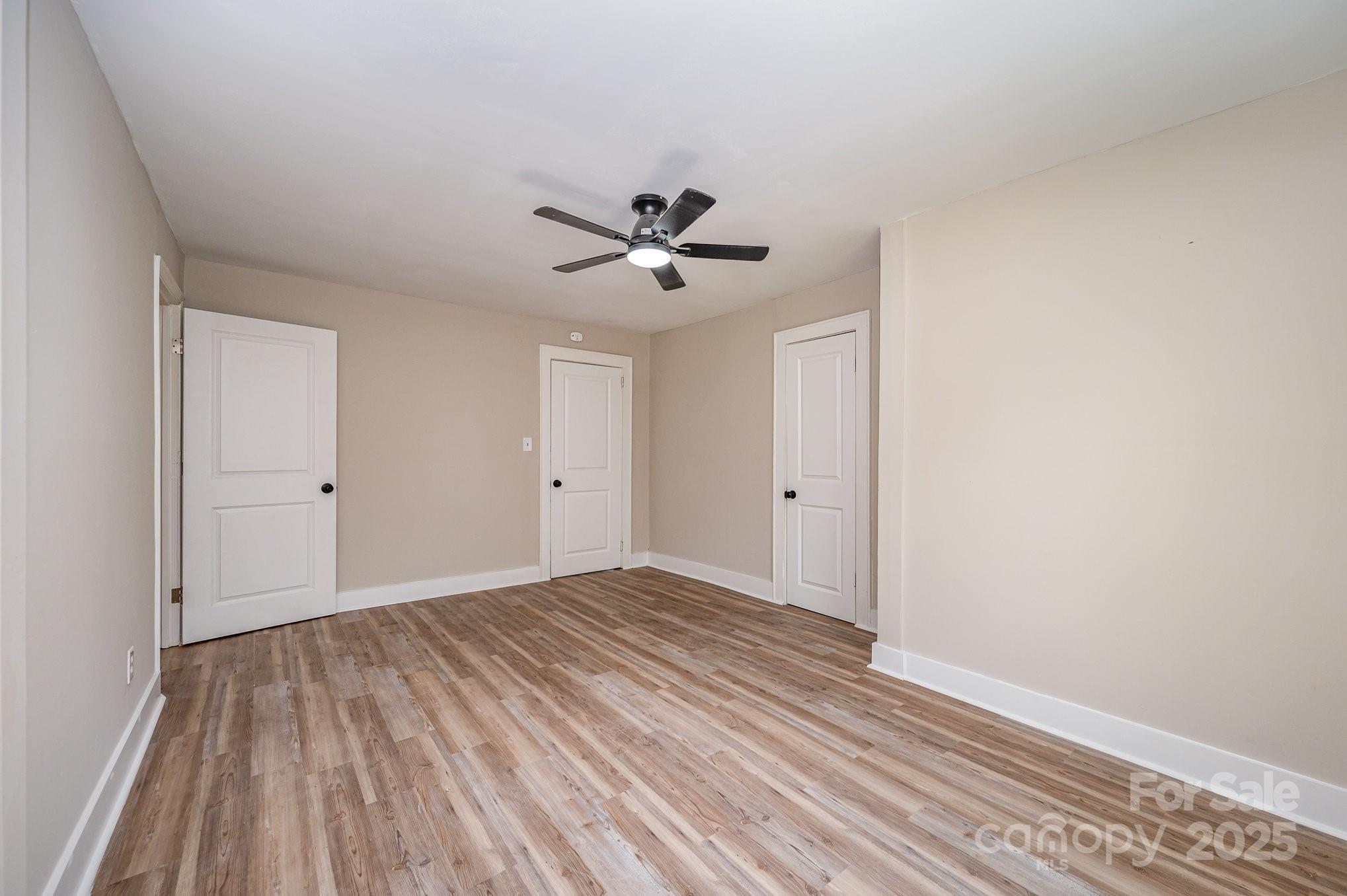 191 W Elliott Street Property Photo 18