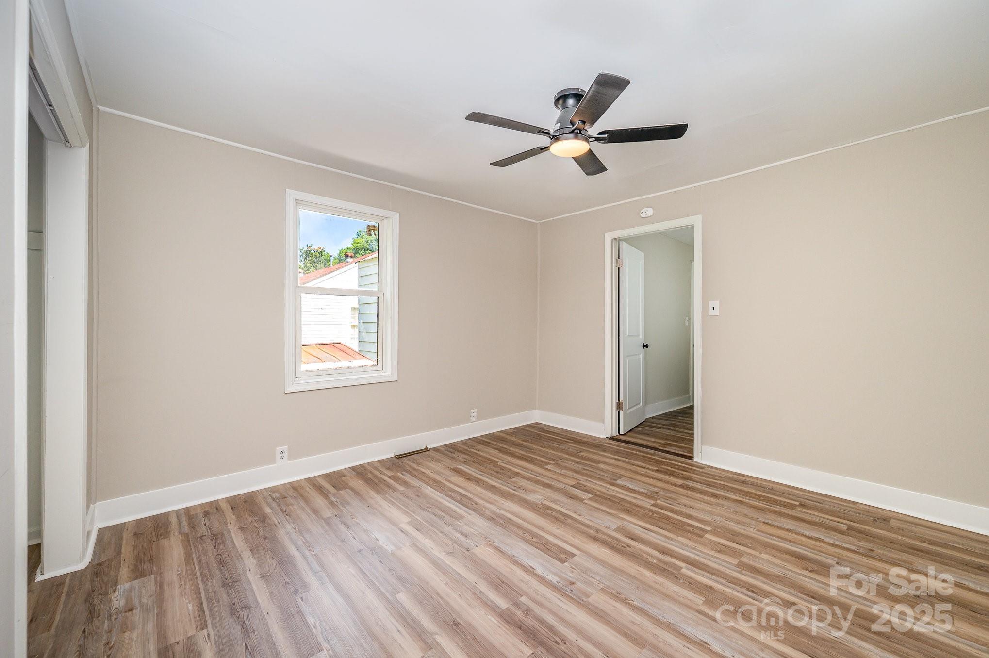 191 W Elliott Street Property Photo 20