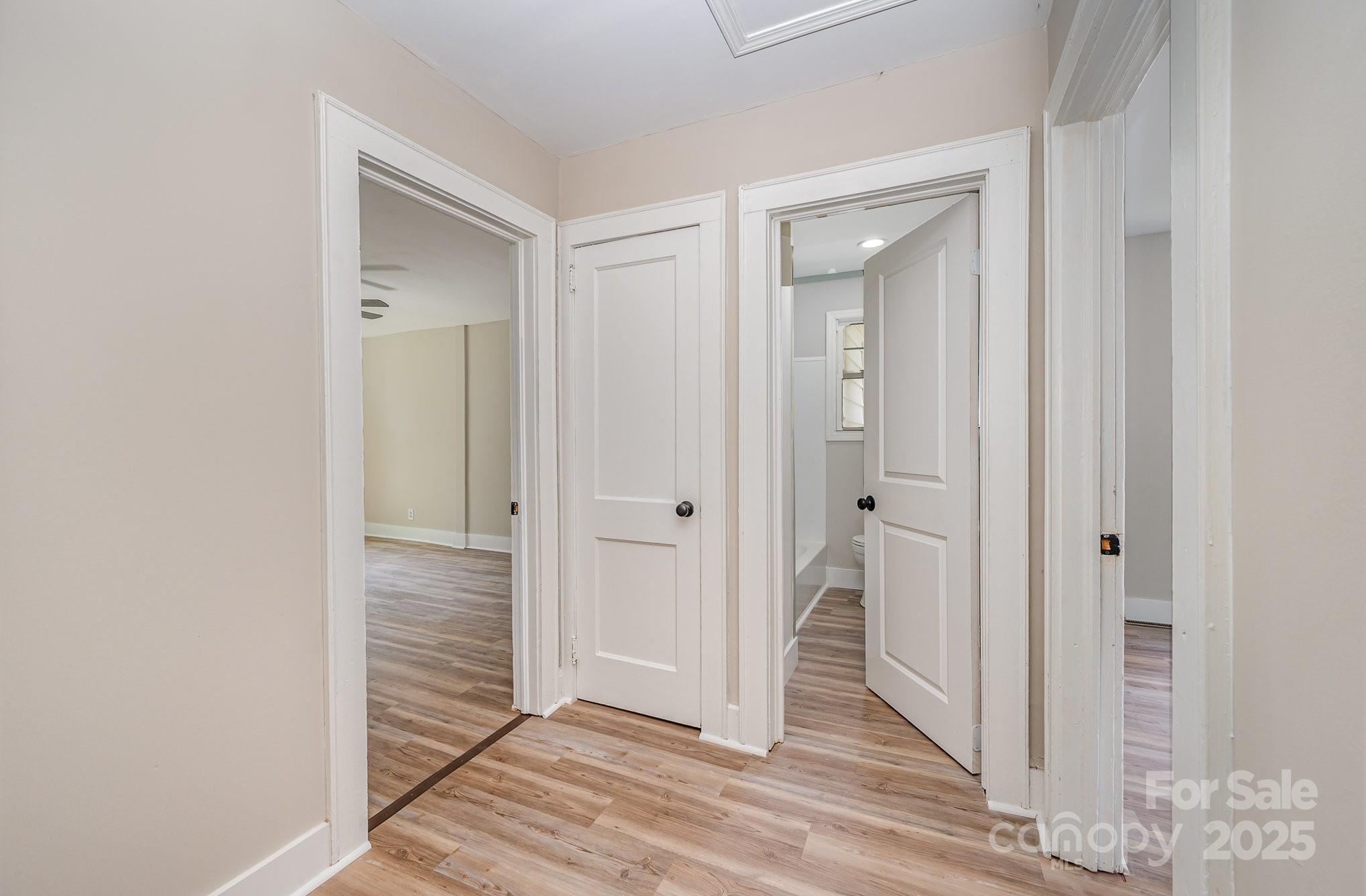 191 W Elliott Street Property Photo 22