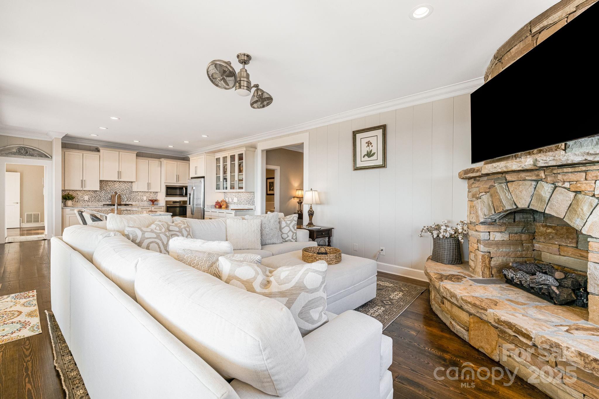 11 By The Wayside Drive Property Photo 9