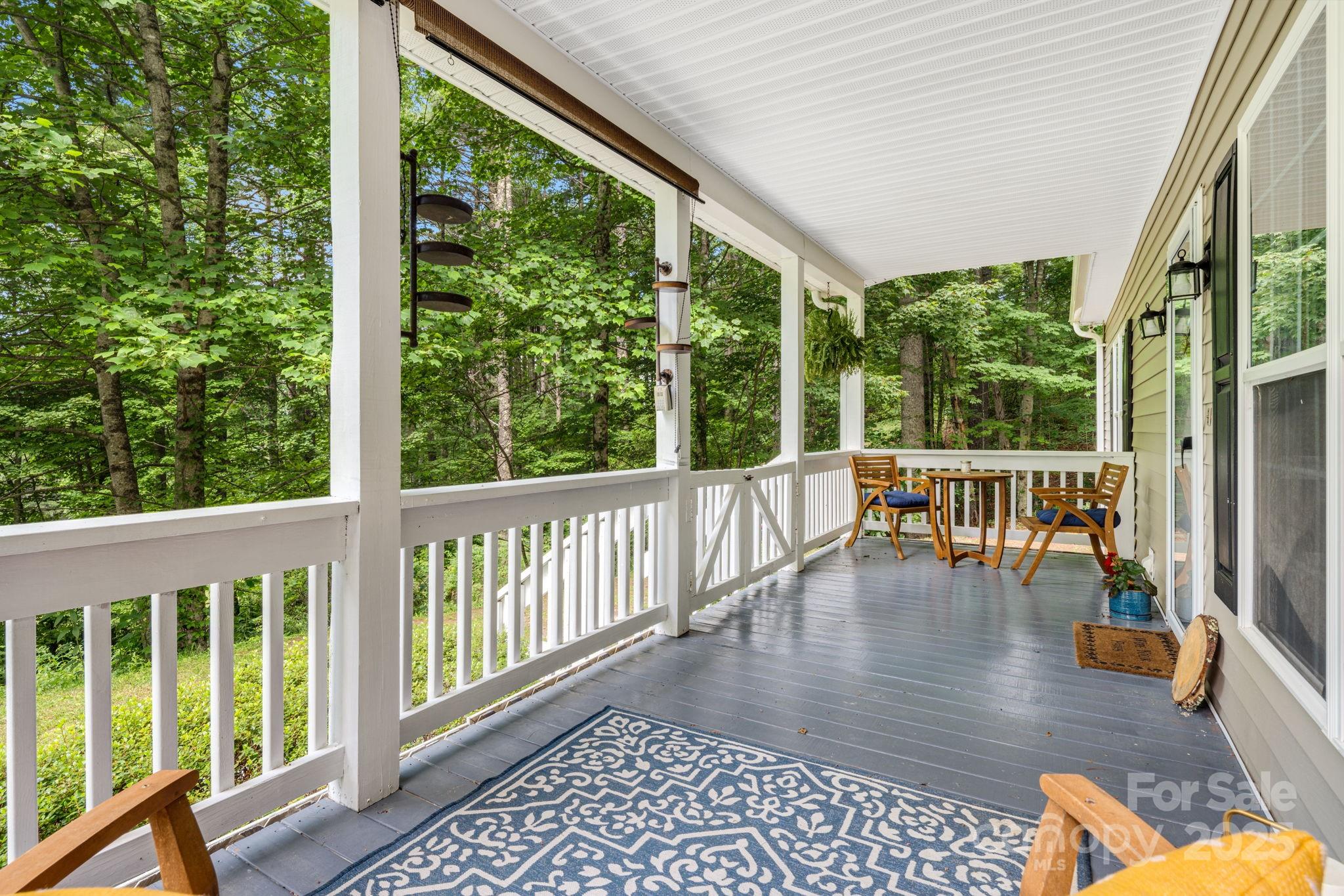 104 Jurassic Drive Property Photo 3