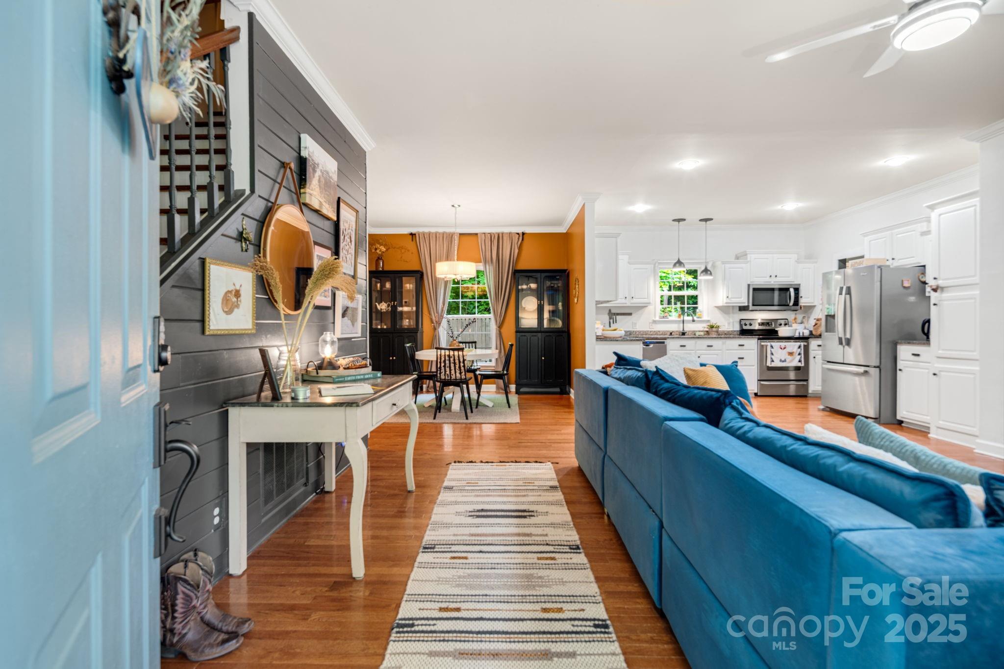 104 Jurassic Drive Property Photo 5