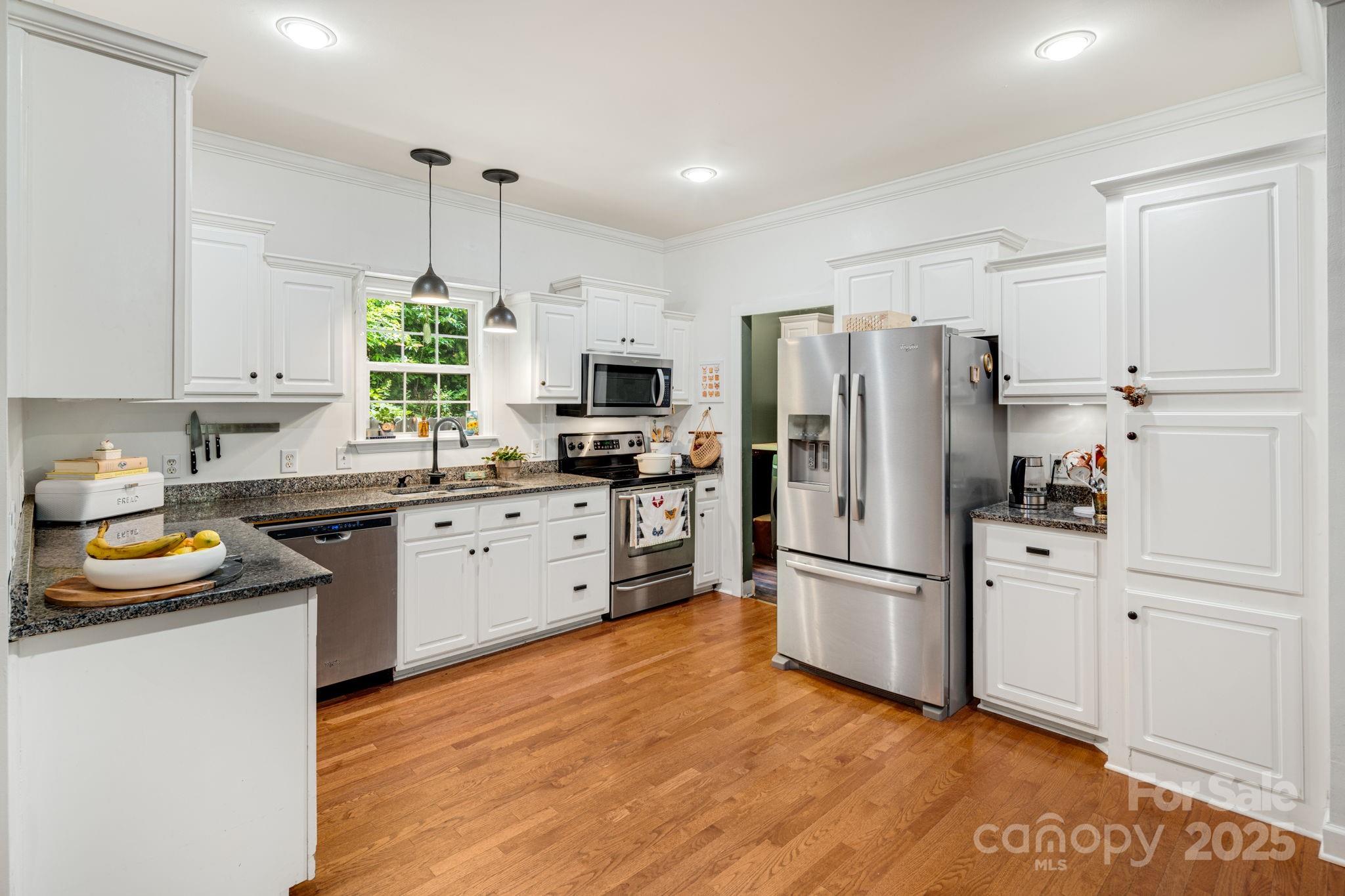 104 Jurassic Drive Property Photo 11