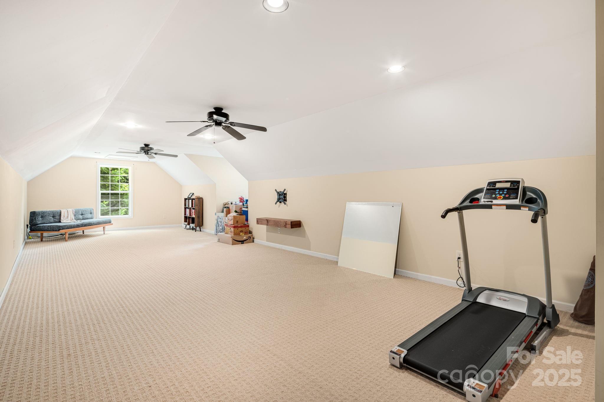 104 Jurassic Drive Property Photo 27