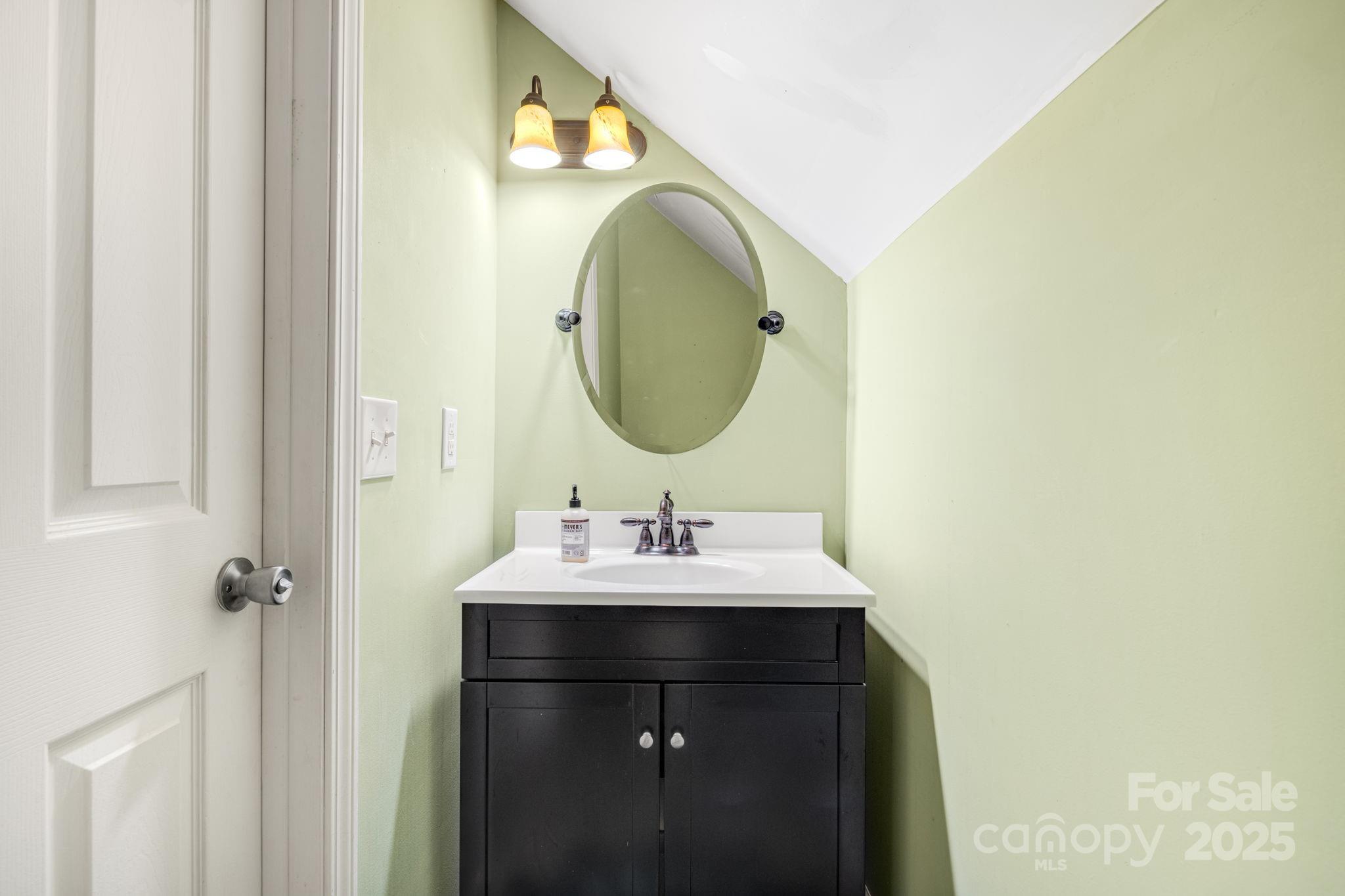 104 Jurassic Drive Property Photo 32