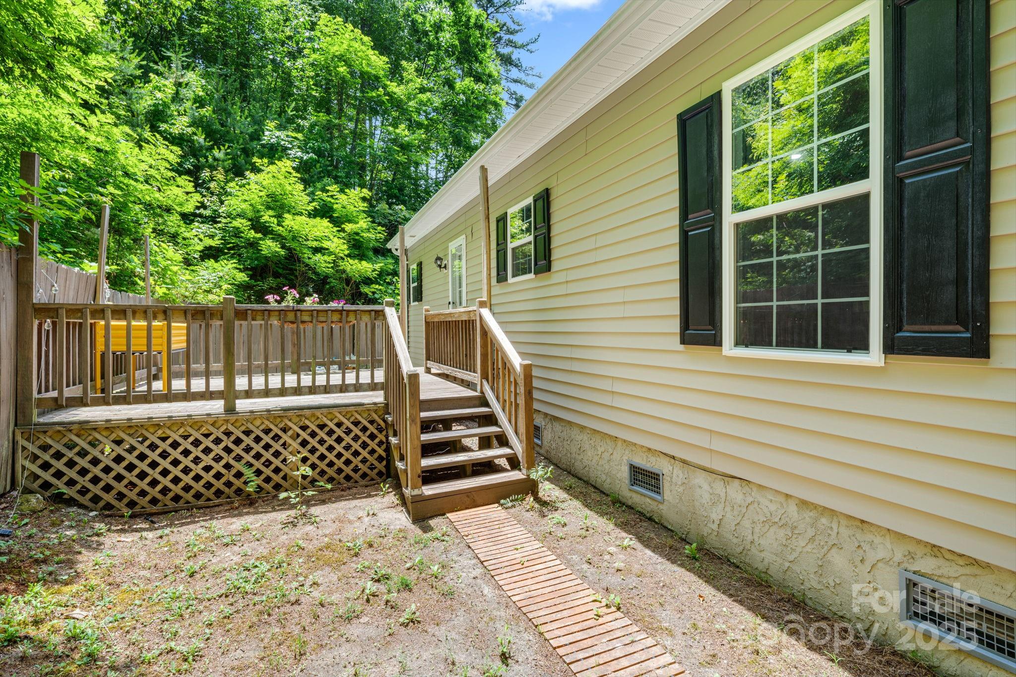 104 Jurassic Drive Property Photo 35