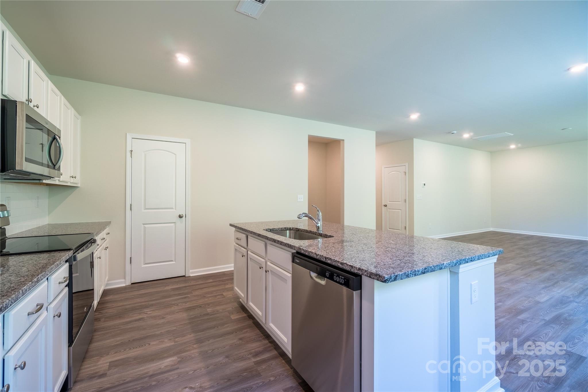 3324 Bluff Hill Lane Property Photo 5