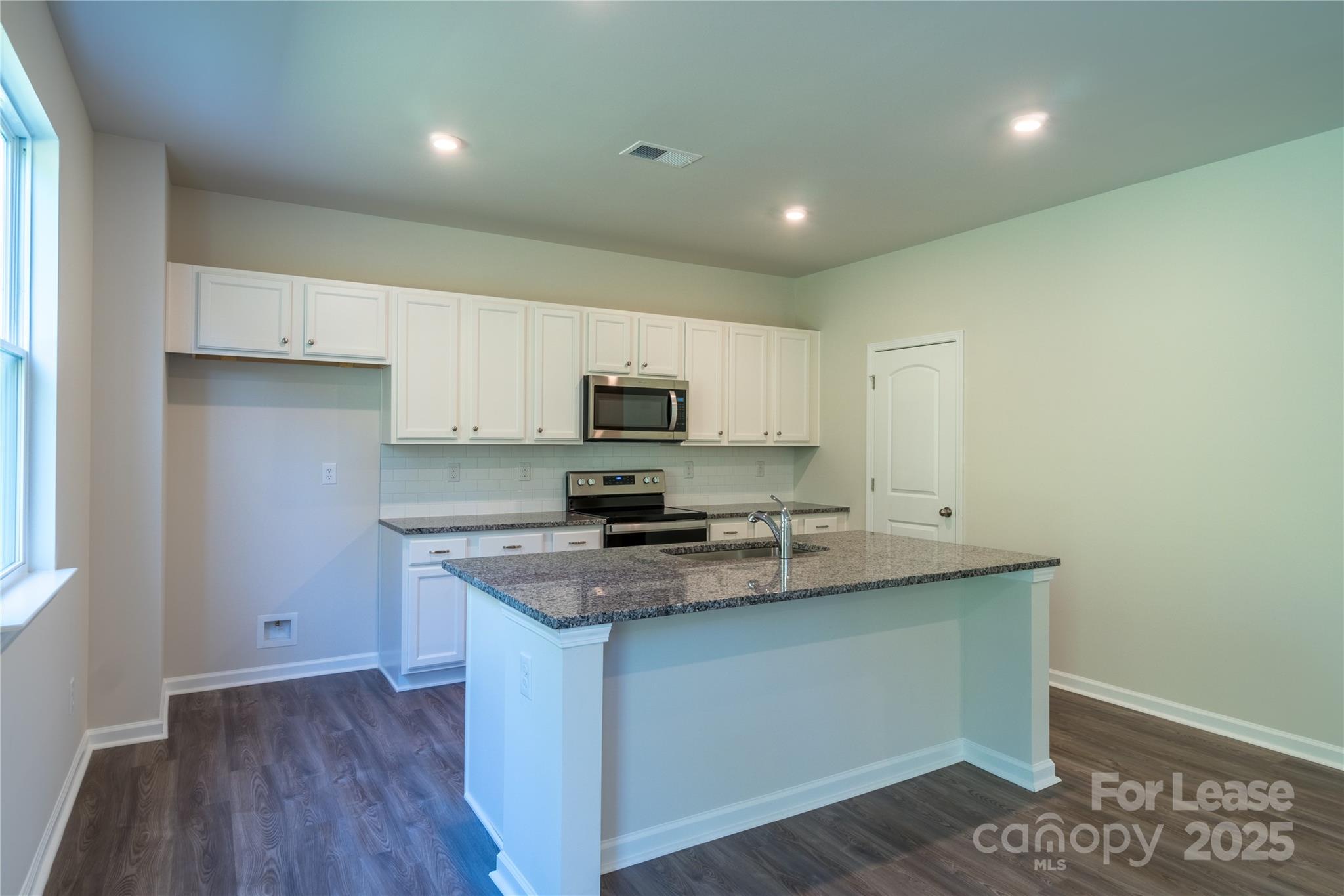 3324 Bluff Hill Lane Property Photo 6