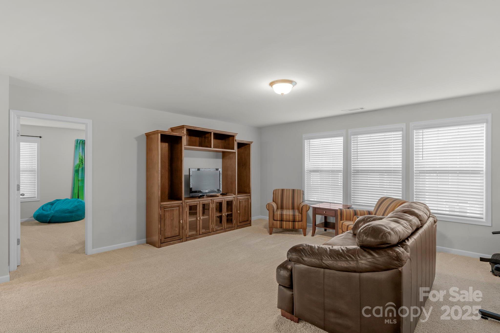 236 Robinwood Lane Property Photo 32