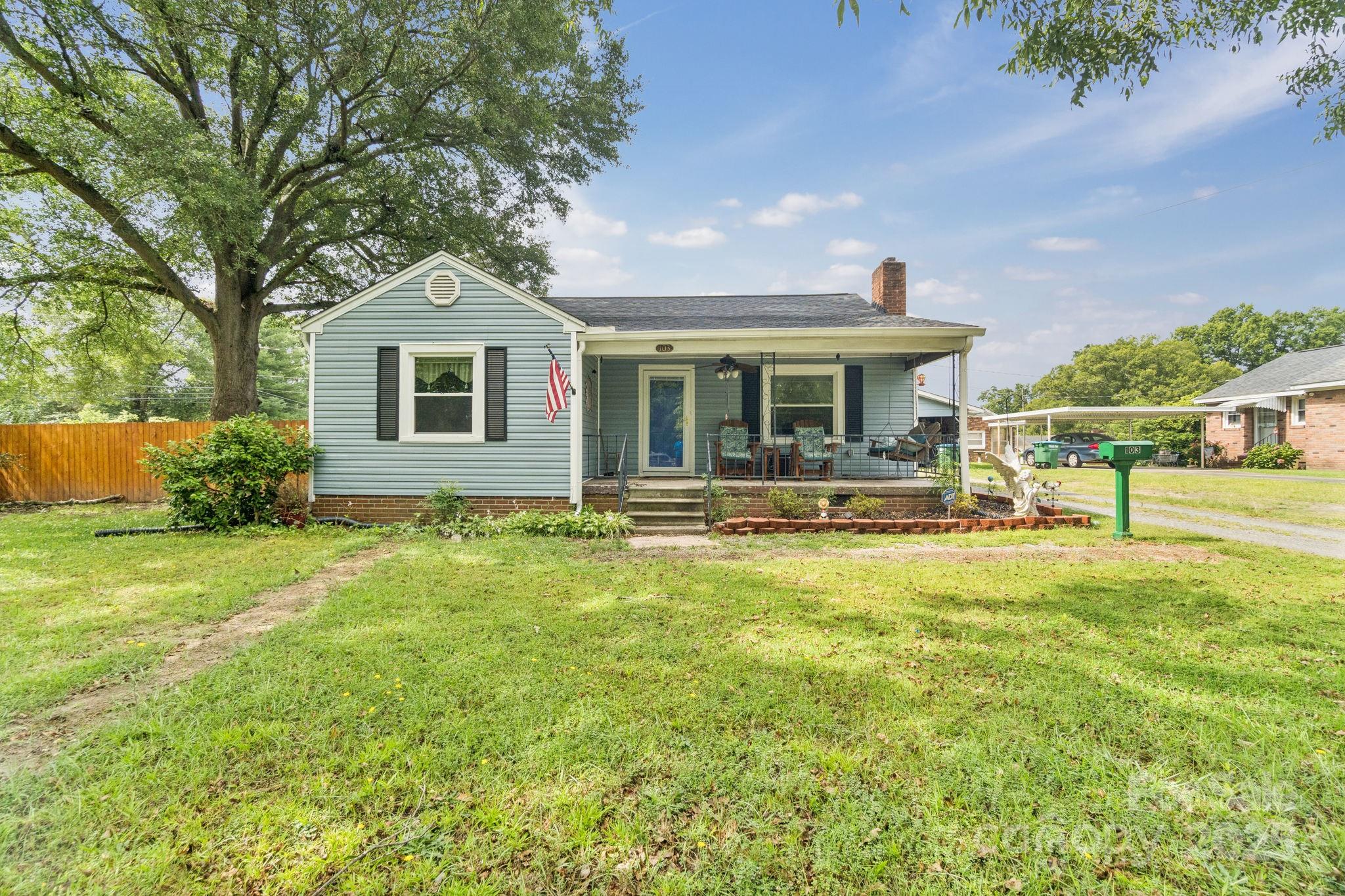 103 W Texas Avenue Property Photo 1