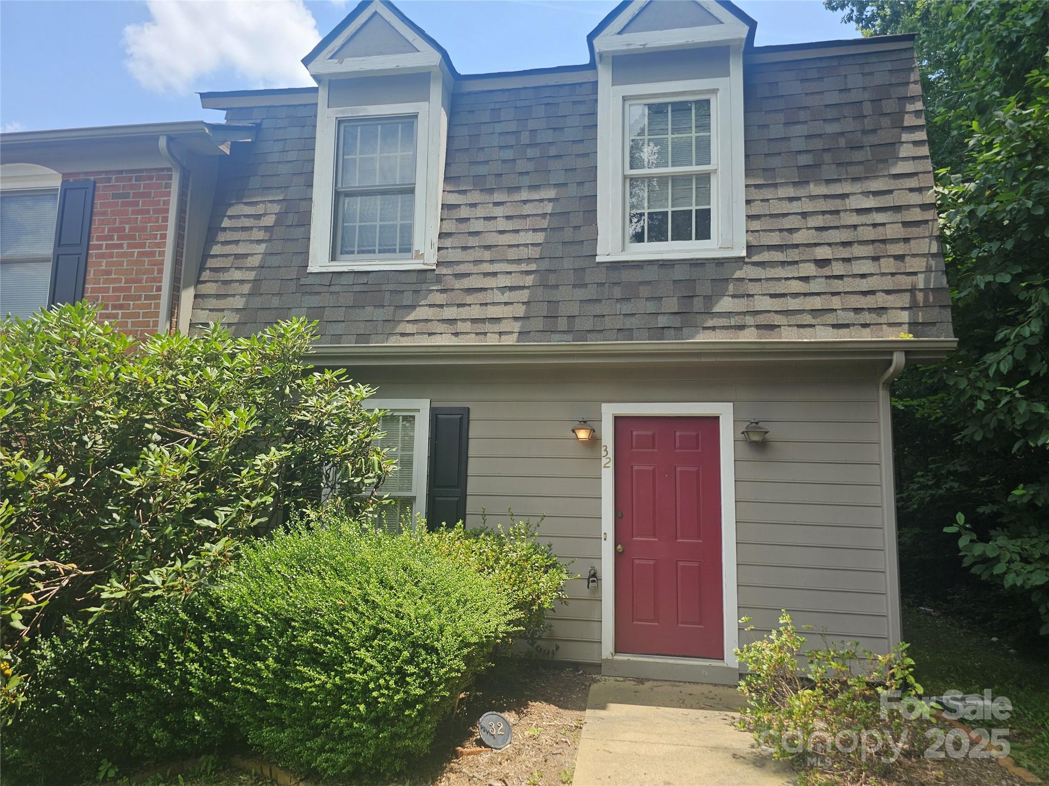 32 Sleepy Hollow Lane Property Photo 1
