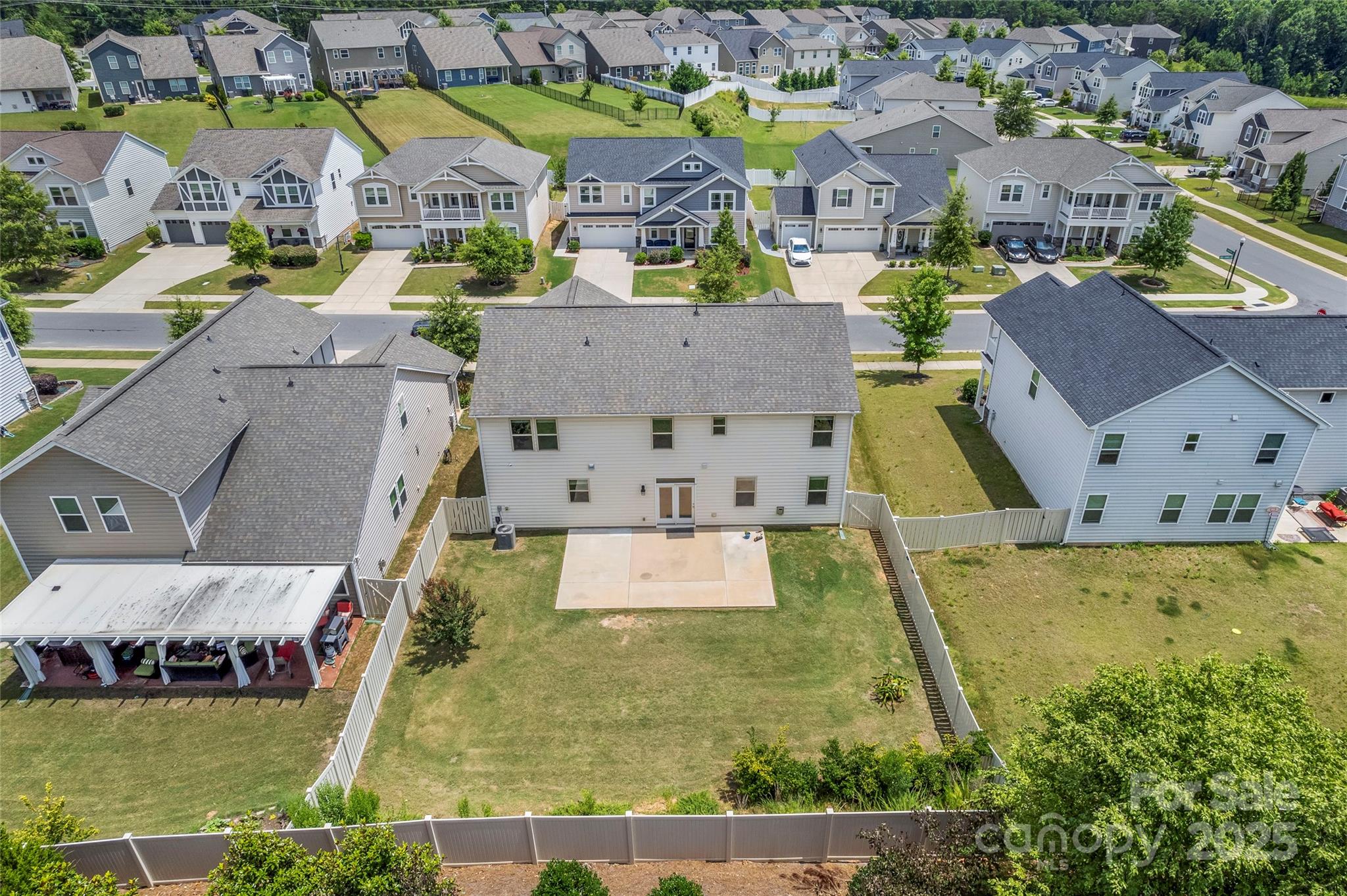 15213 Red Canoe Way Property Photo 4