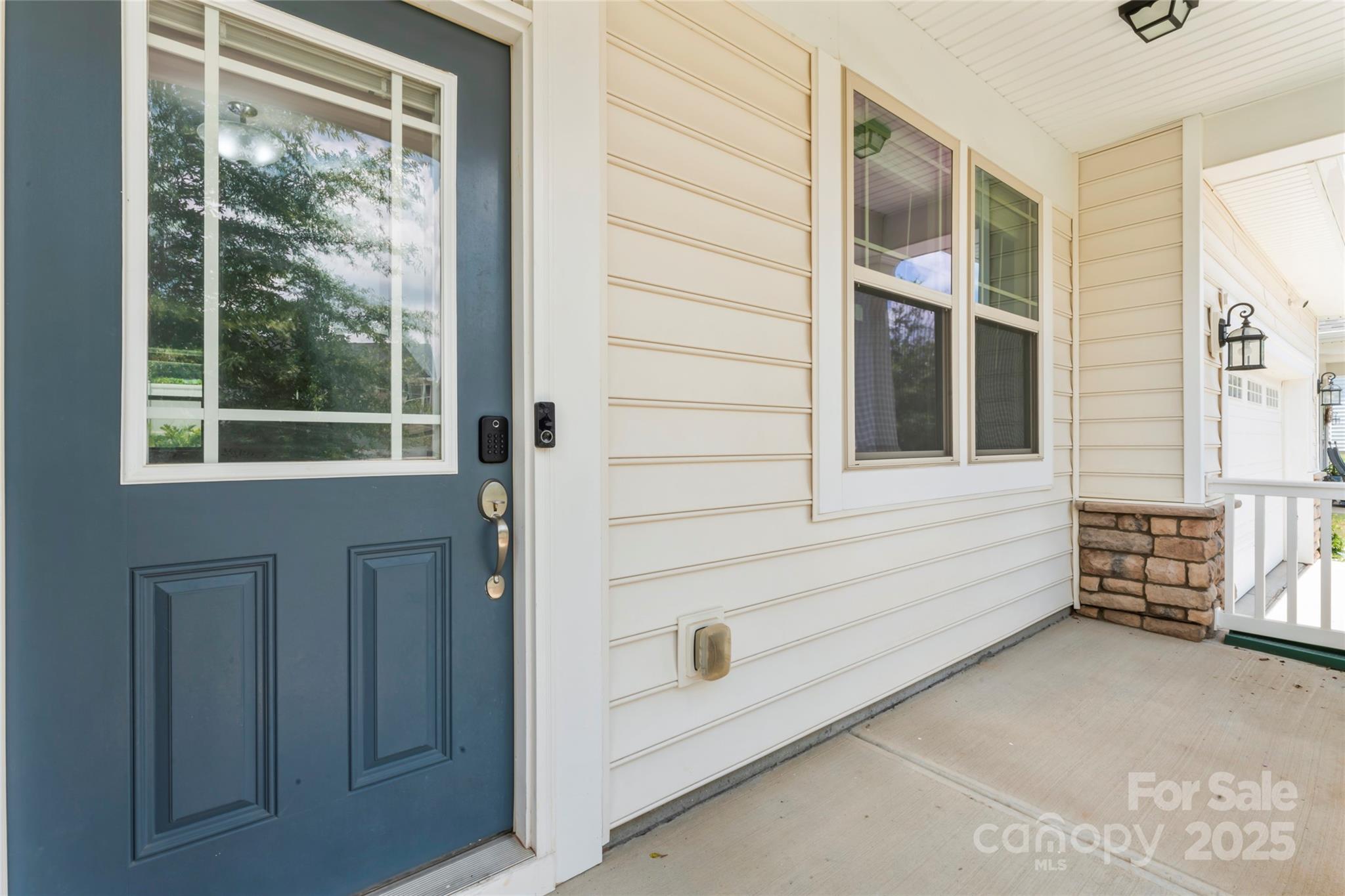 15213 Red Canoe Way Property Photo 7