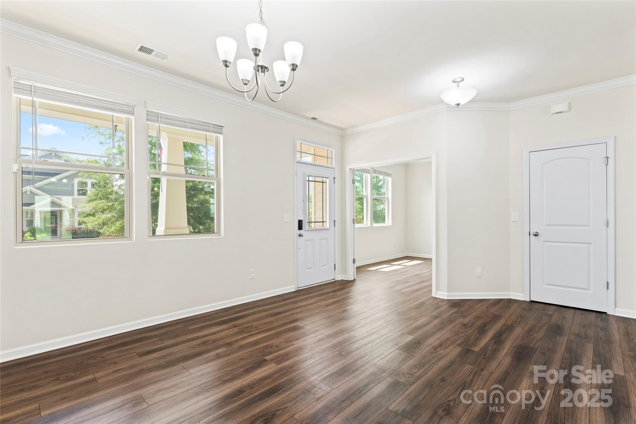 15213 Red Canoe Way Property Photo 9