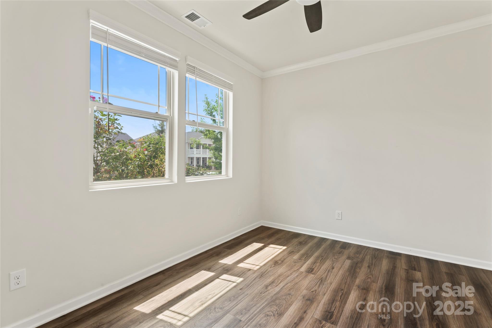 15213 Red Canoe Way Property Photo 10