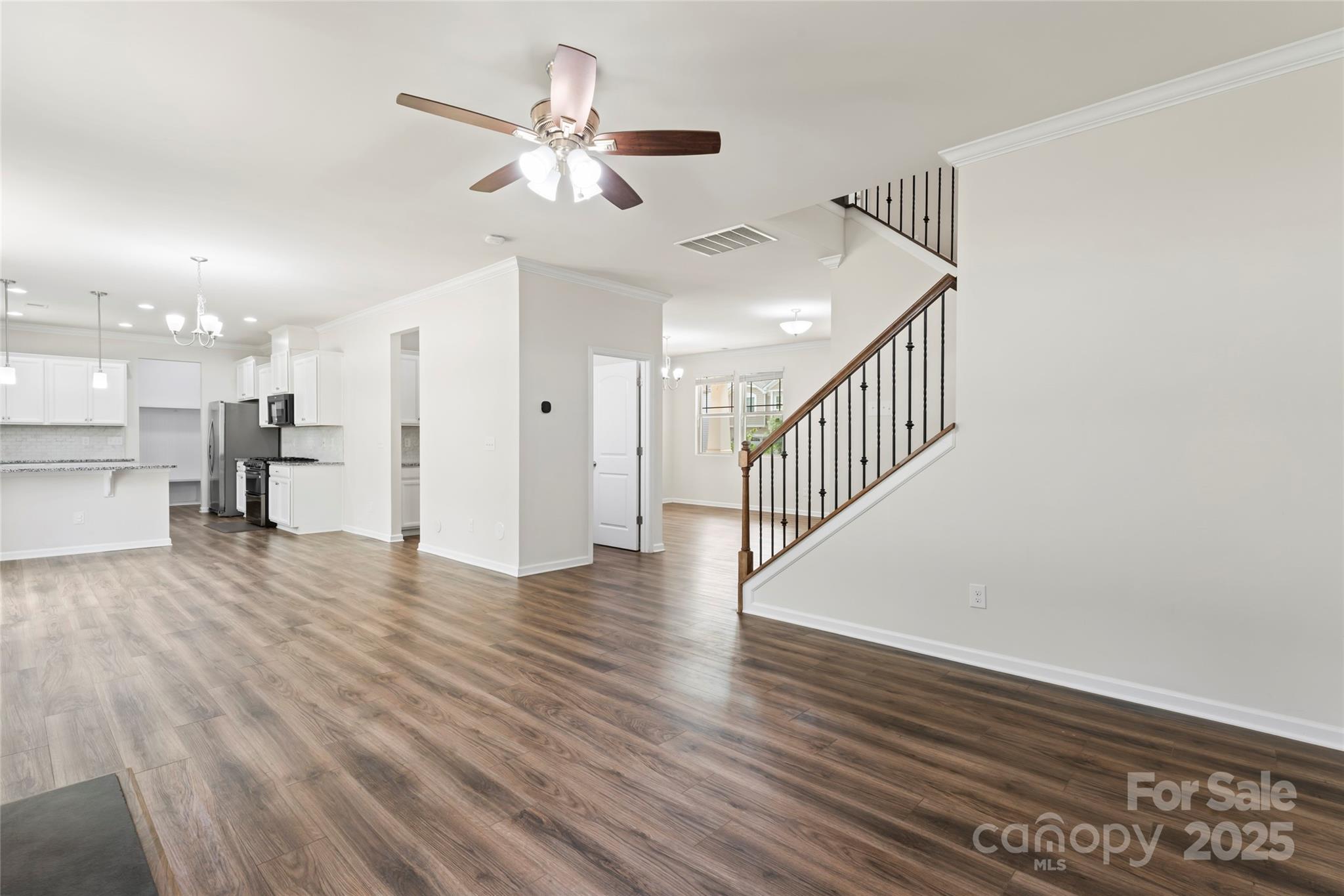 15213 Red Canoe Way Property Photo 14