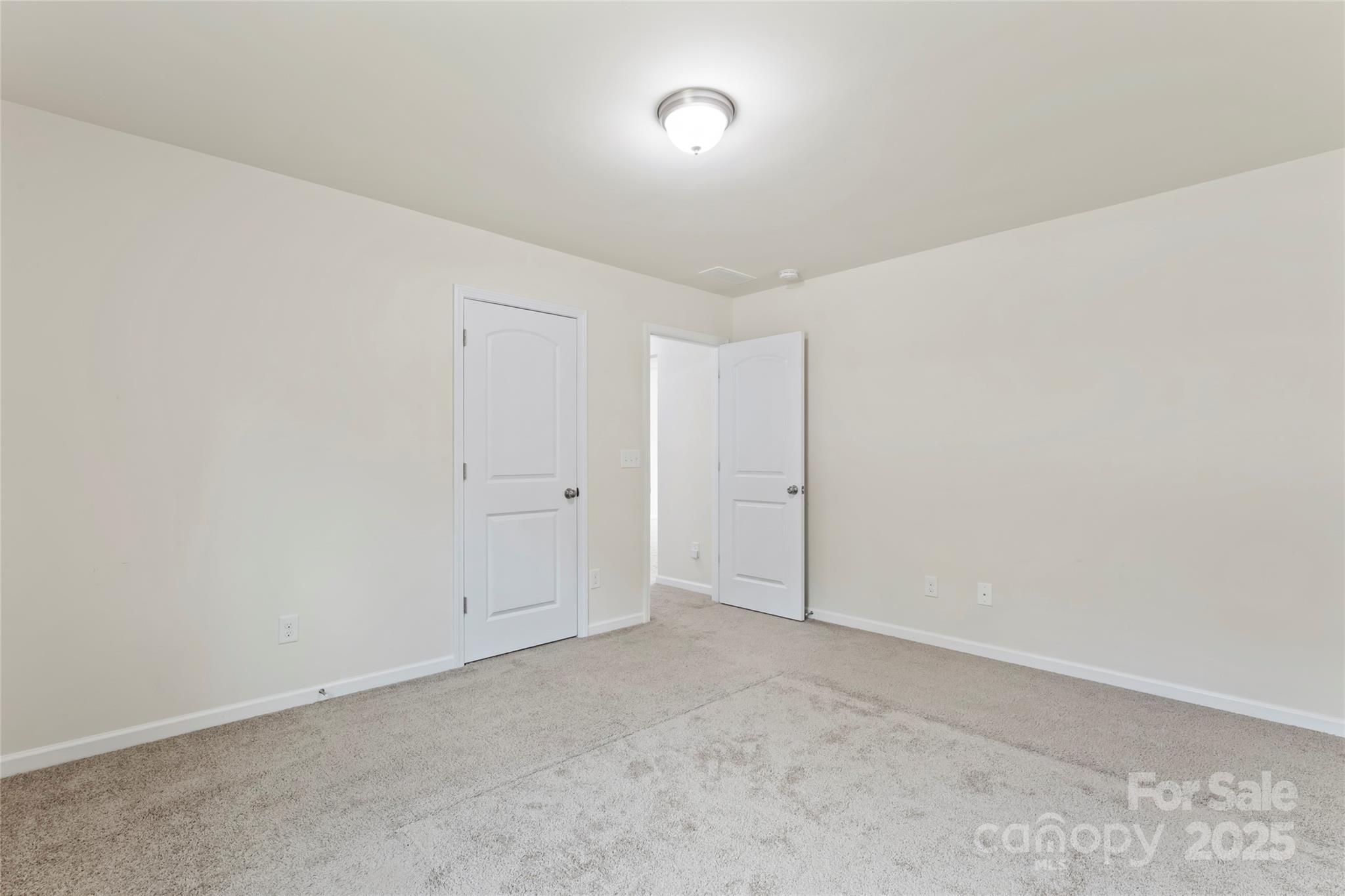 15213 Red Canoe Way Property Photo 43